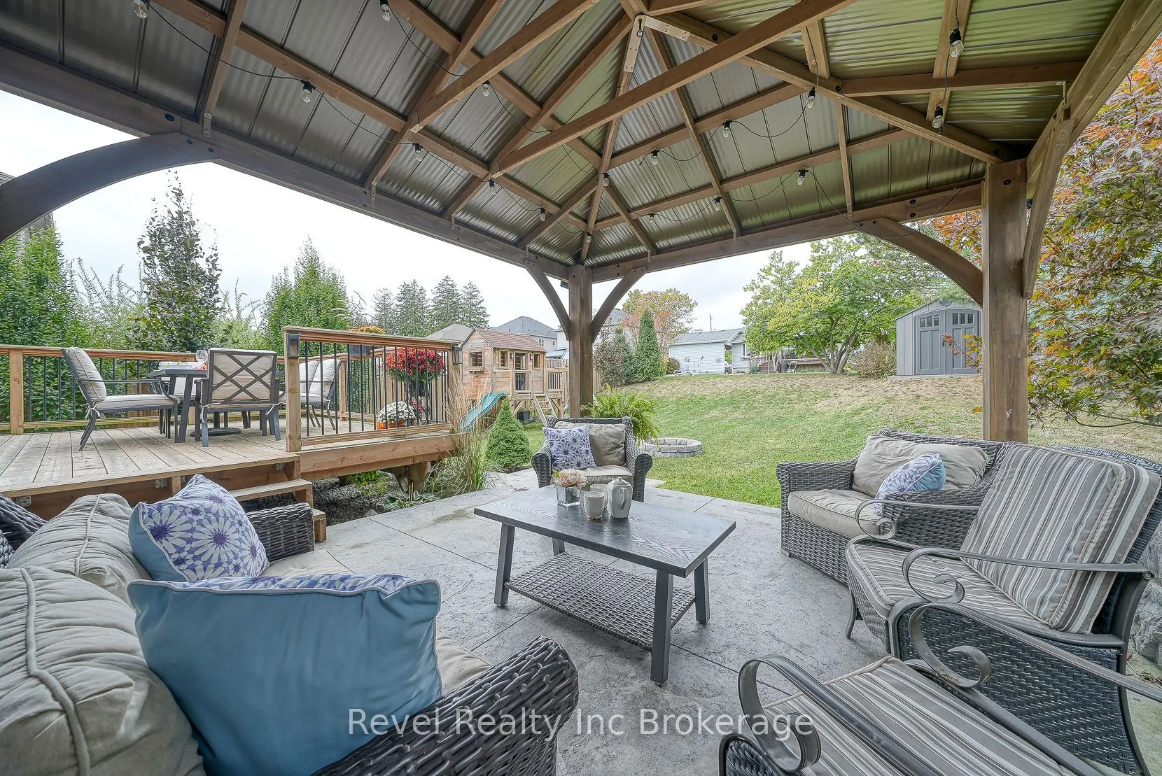 2 Brookfield Court