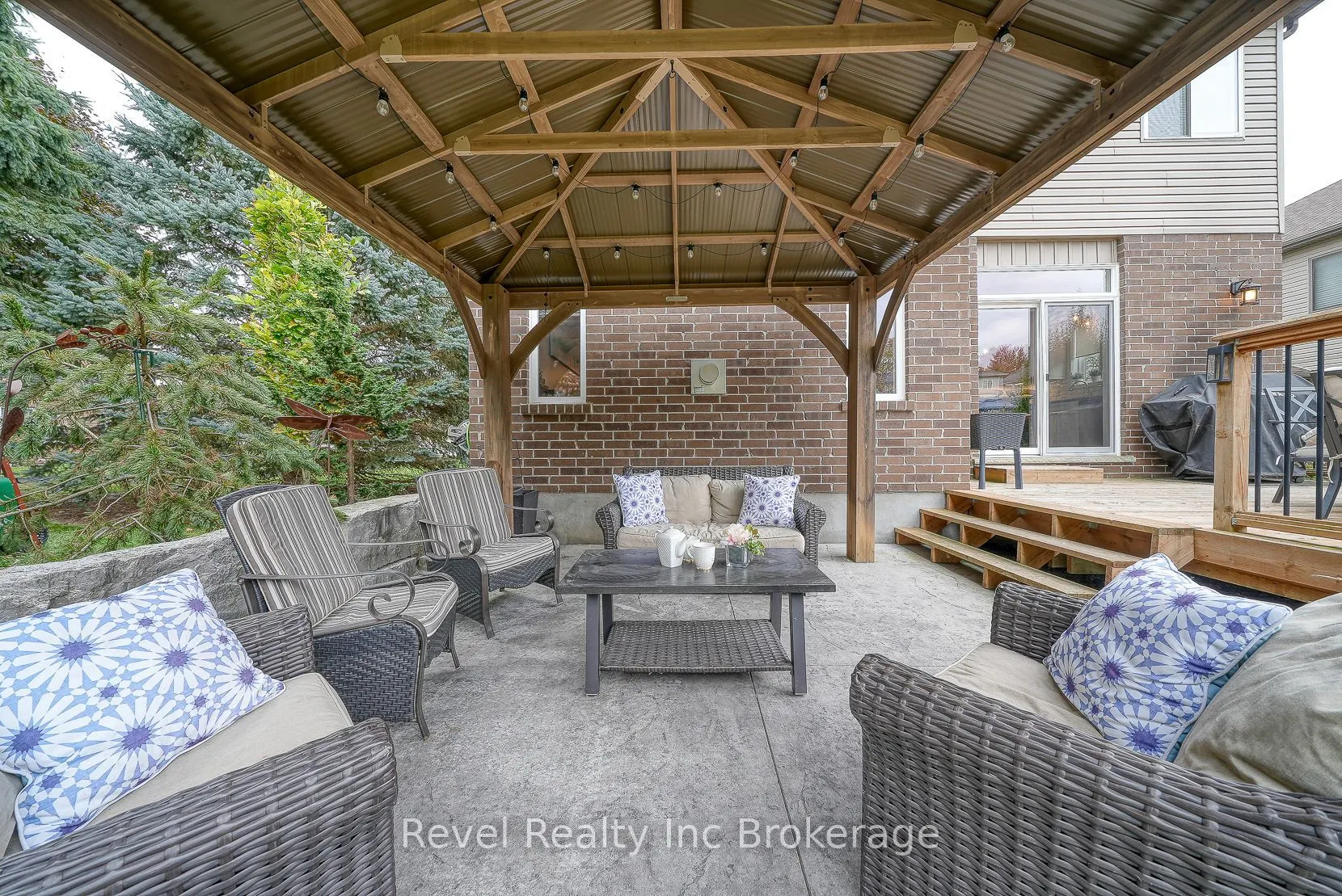 2 Brookfield Court