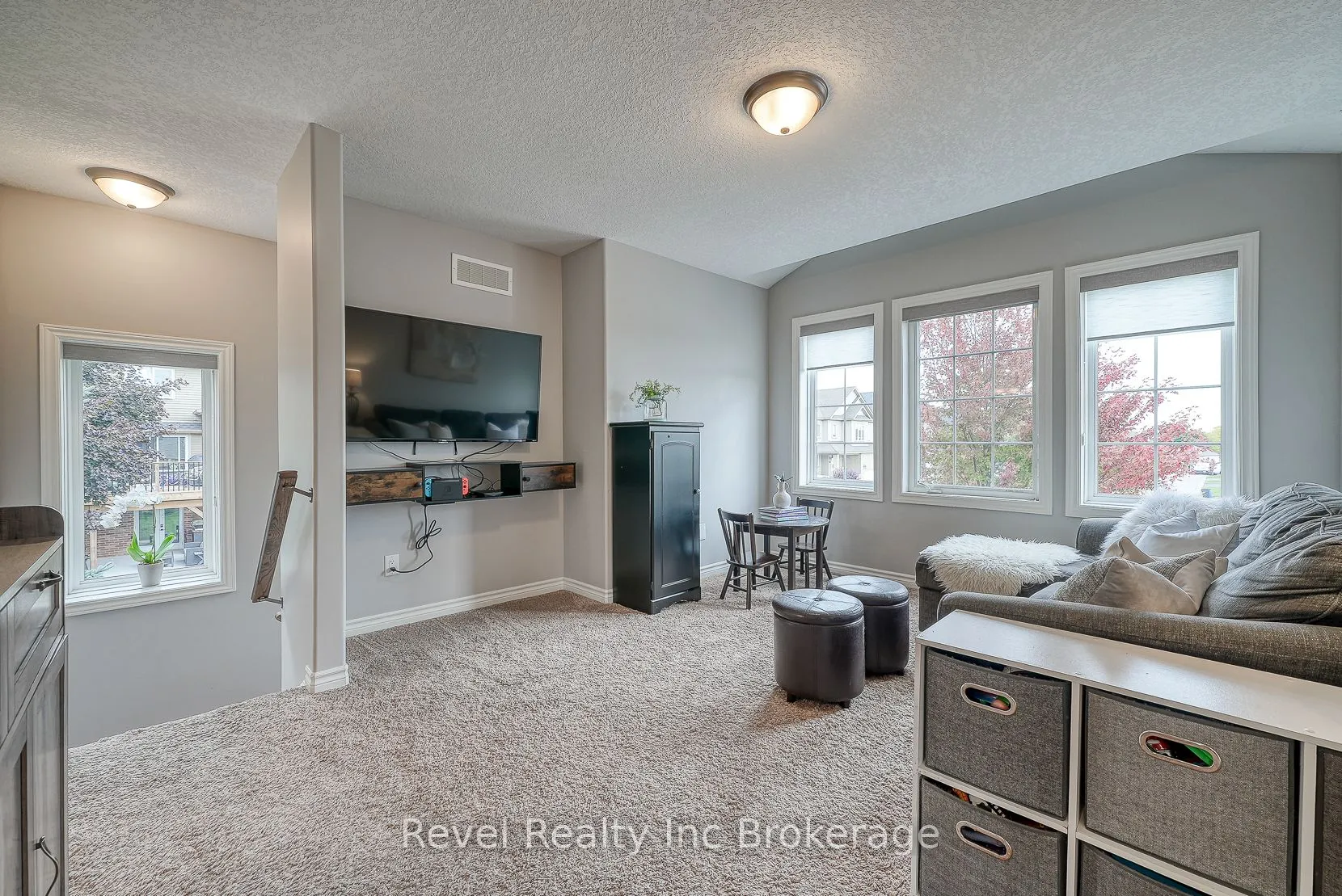 2 Brookfield Court