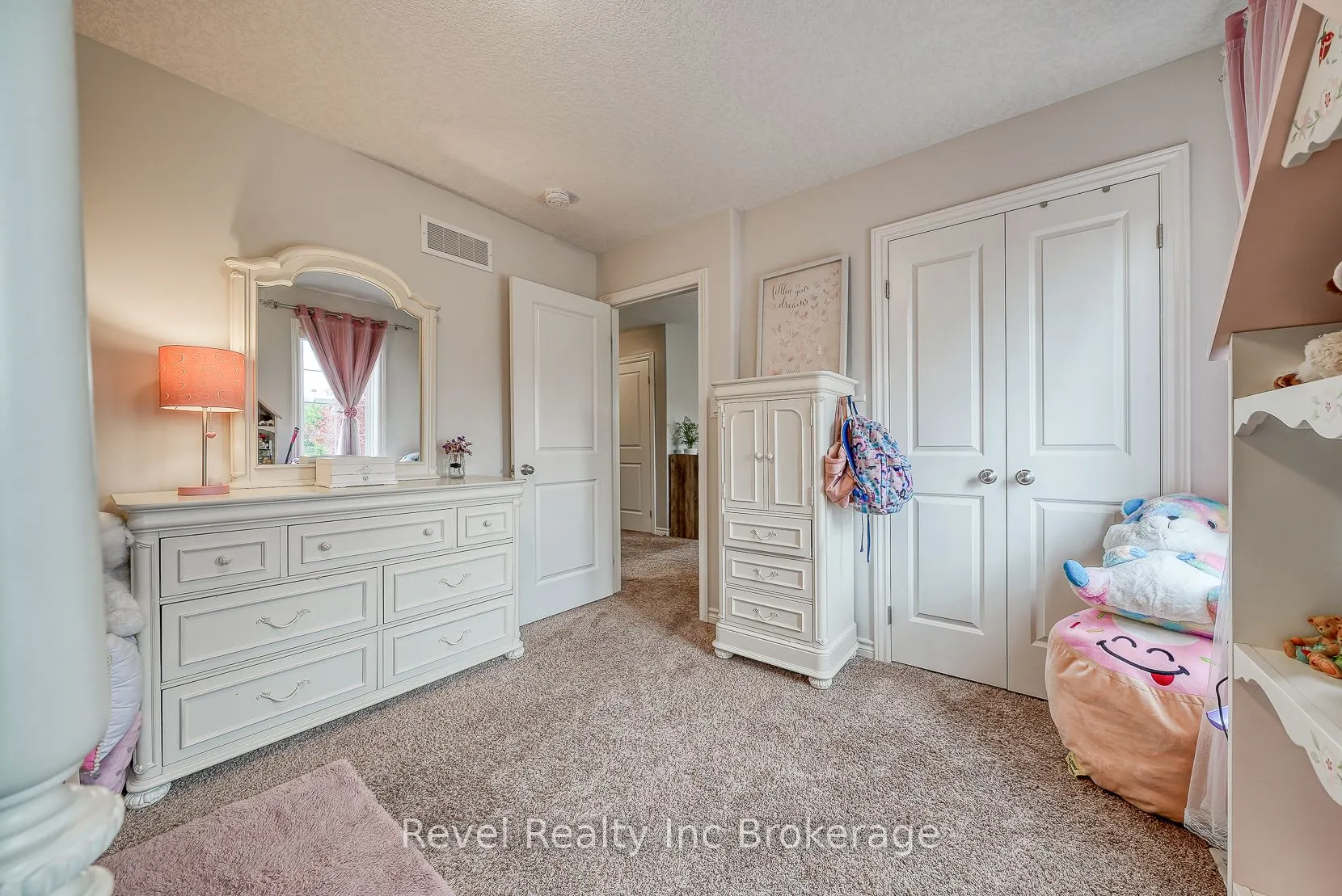 2 Brookfield Court