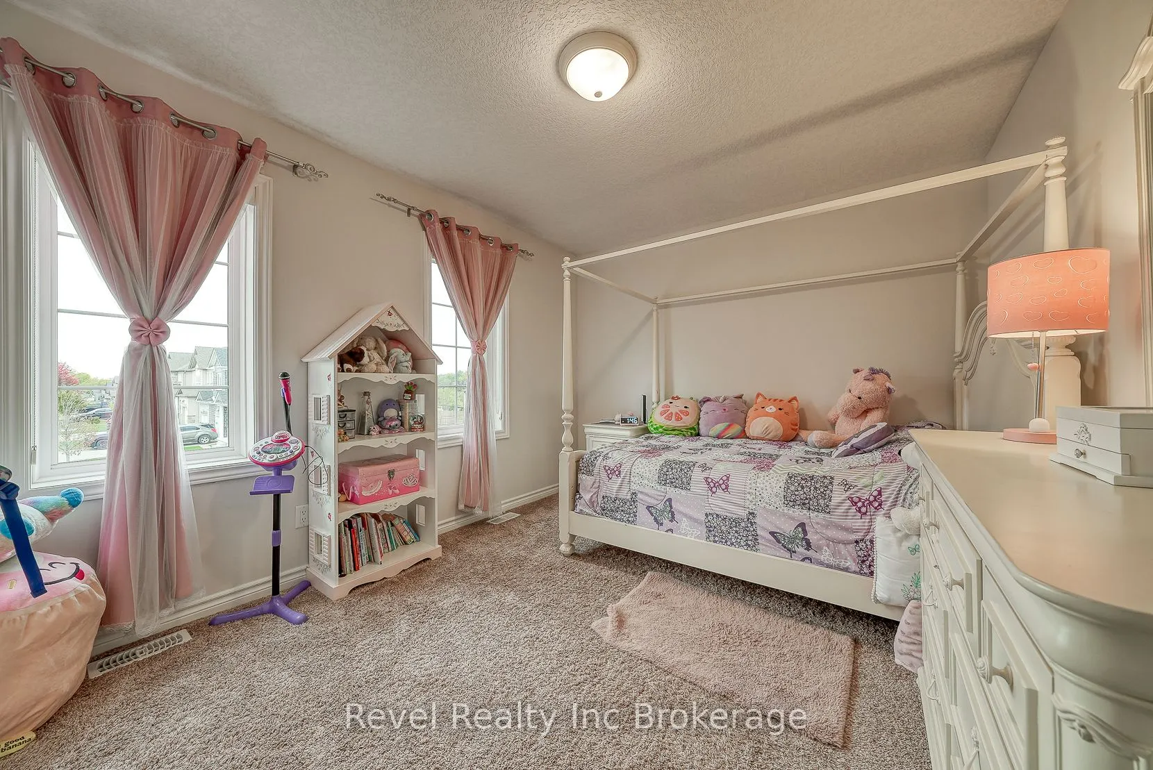 2 Brookfield Court