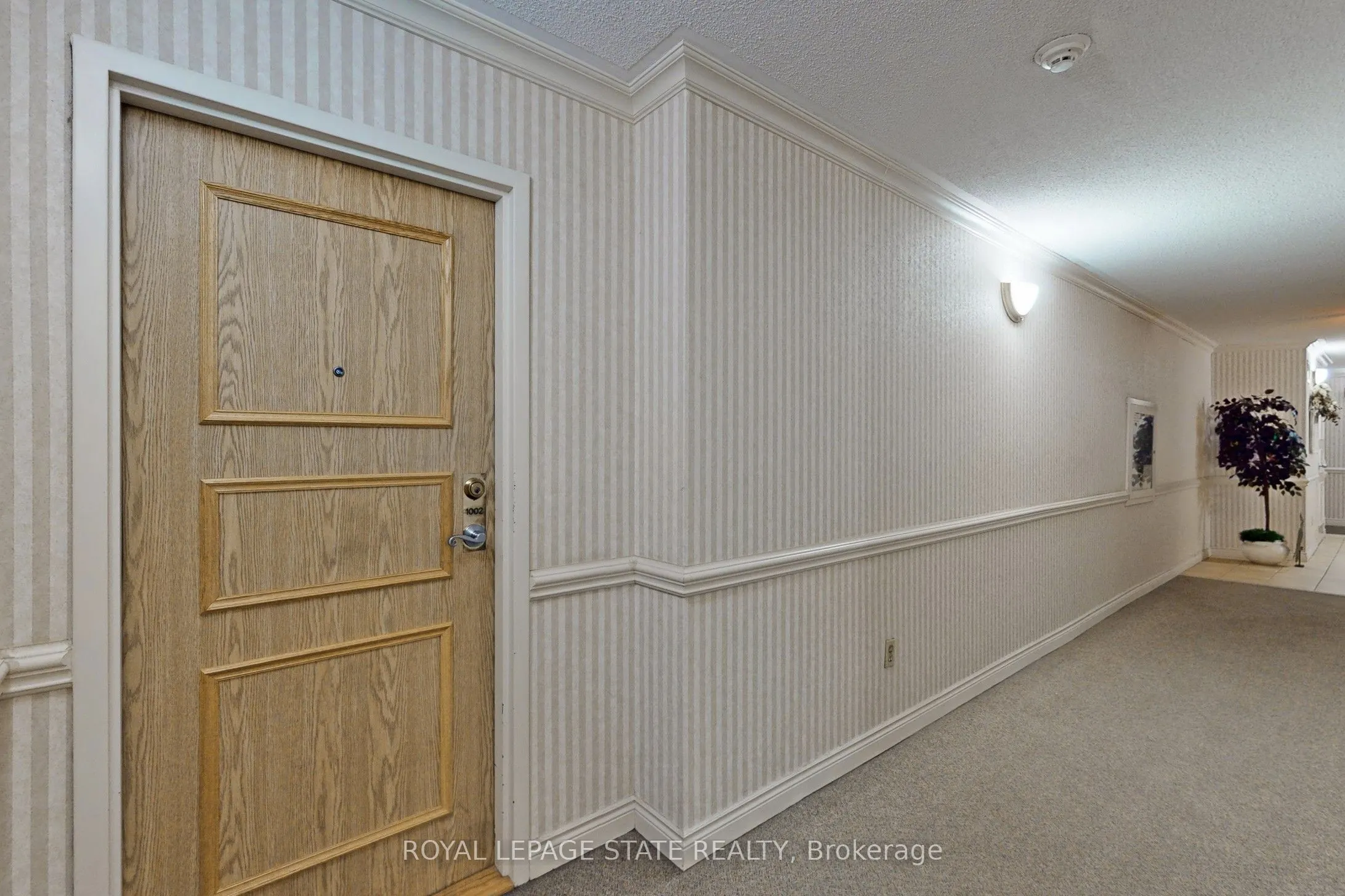 432 Main Street, #1002