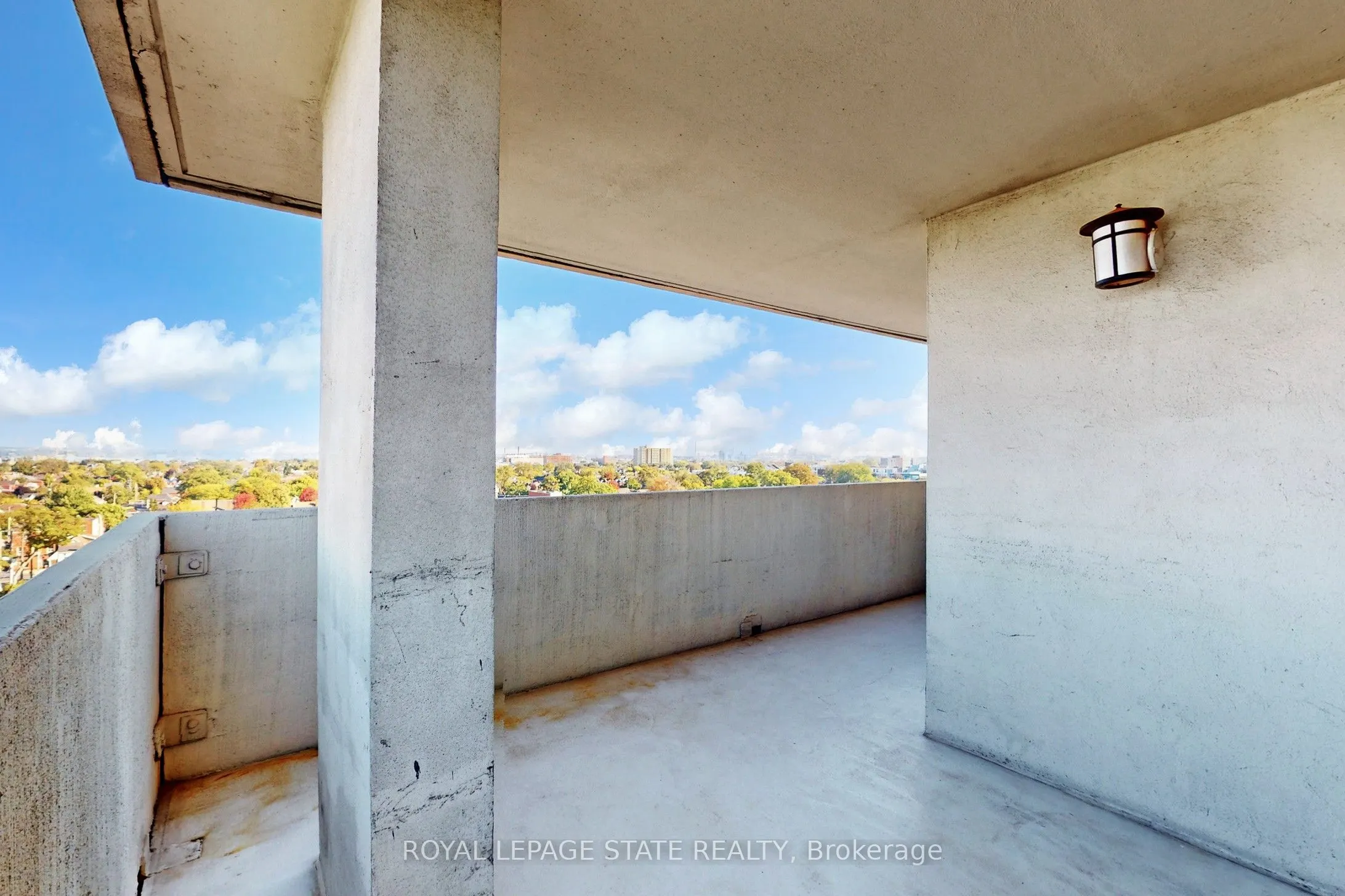 432 Main Street, #1002