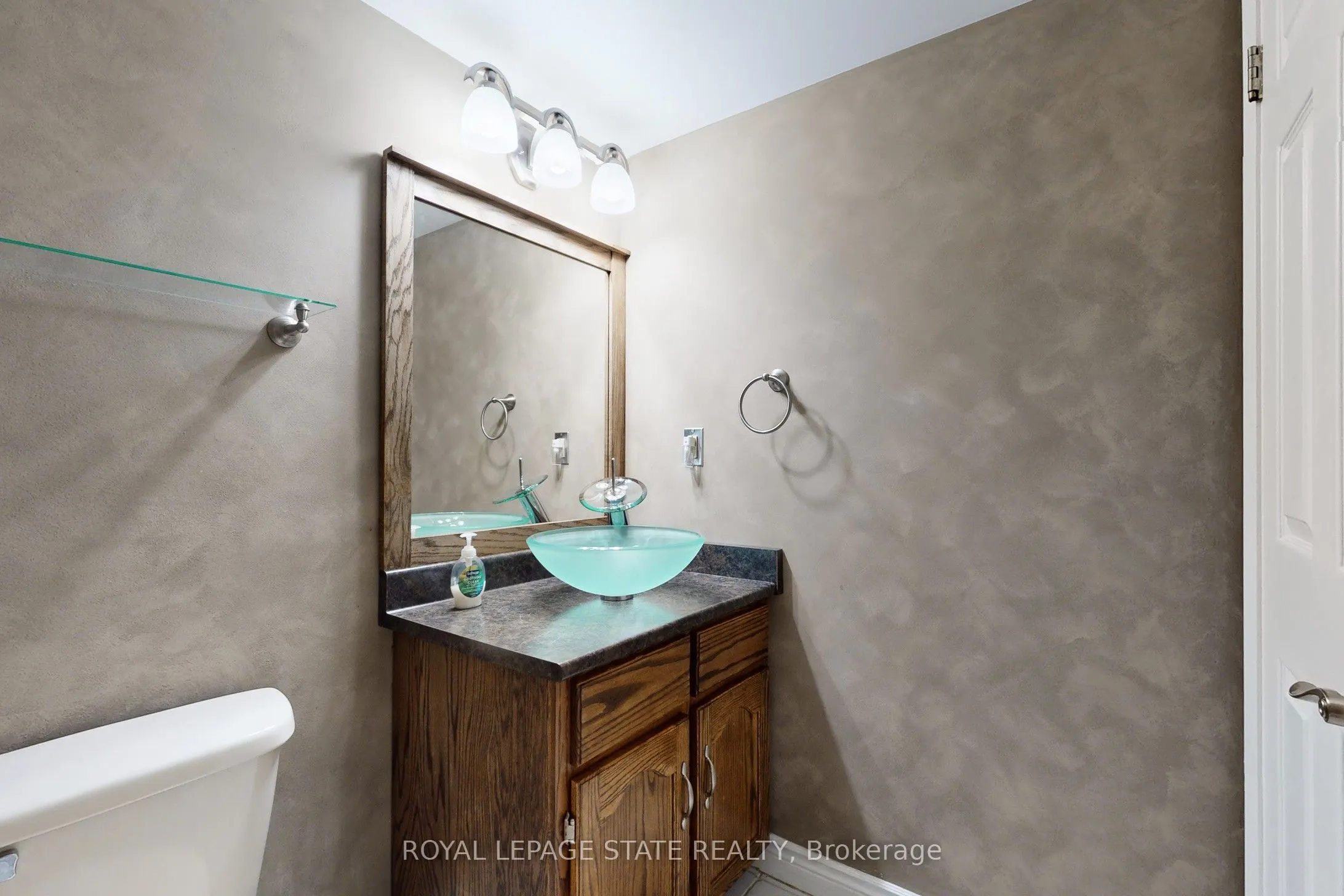 432 Main Street, #1002
