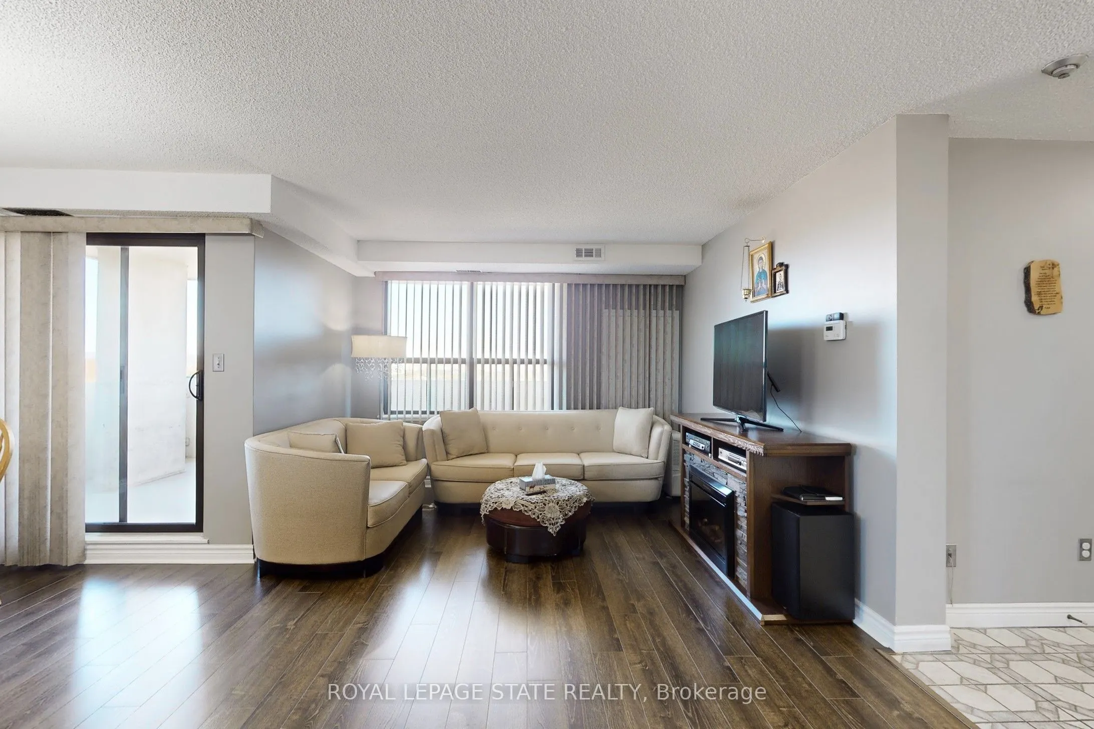 432 Main Street, #1002