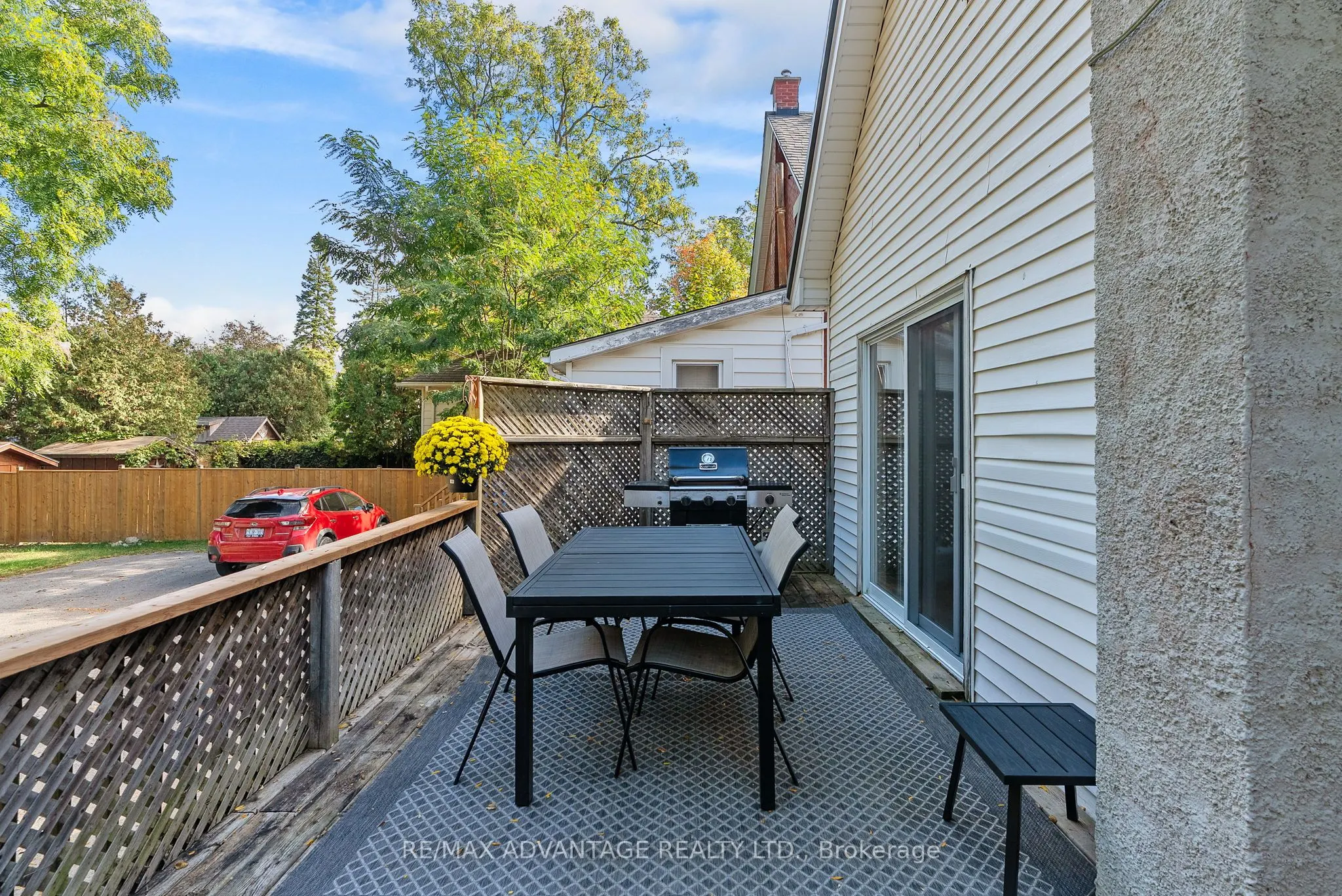 74 Emery Street E