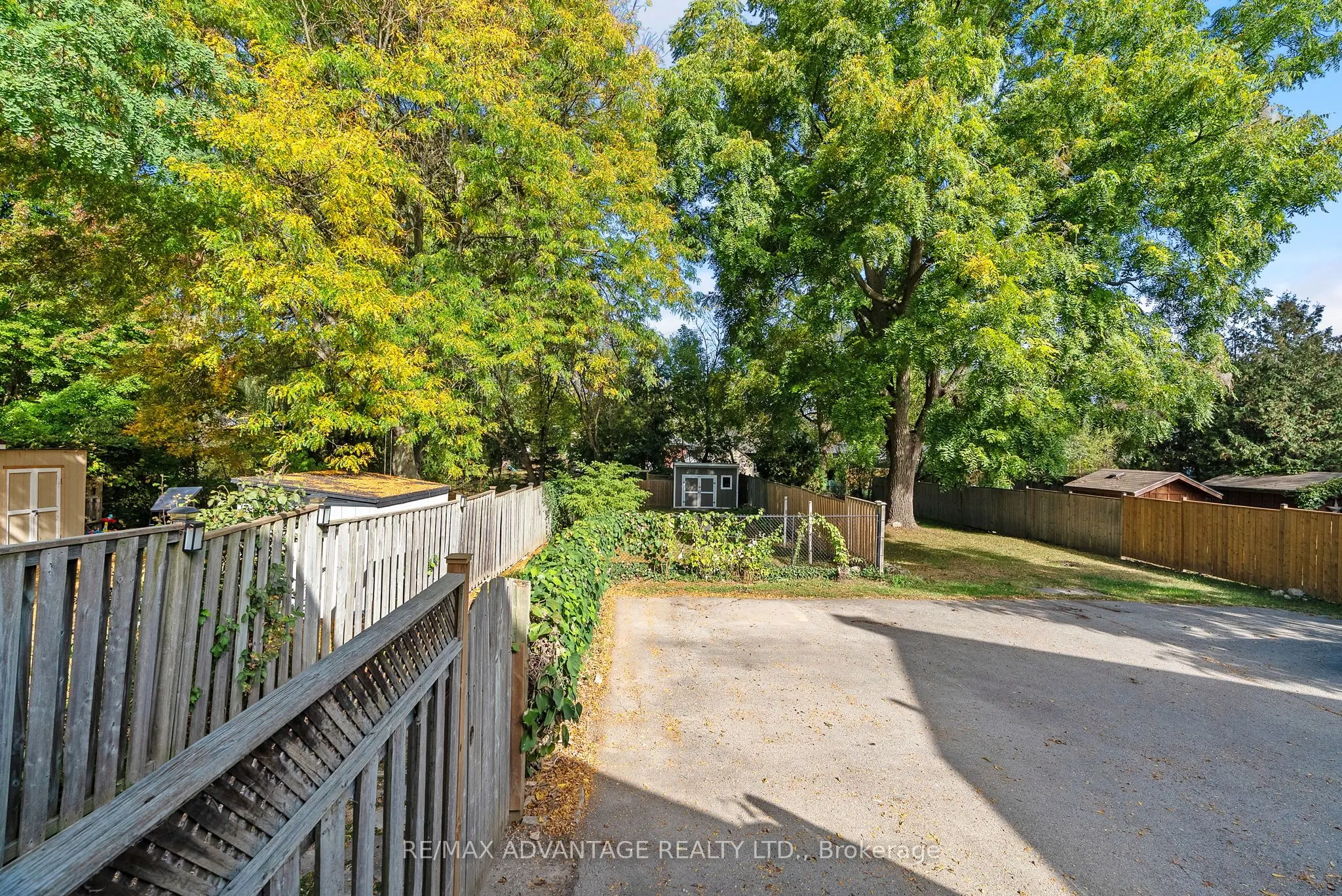 74 Emery Street E