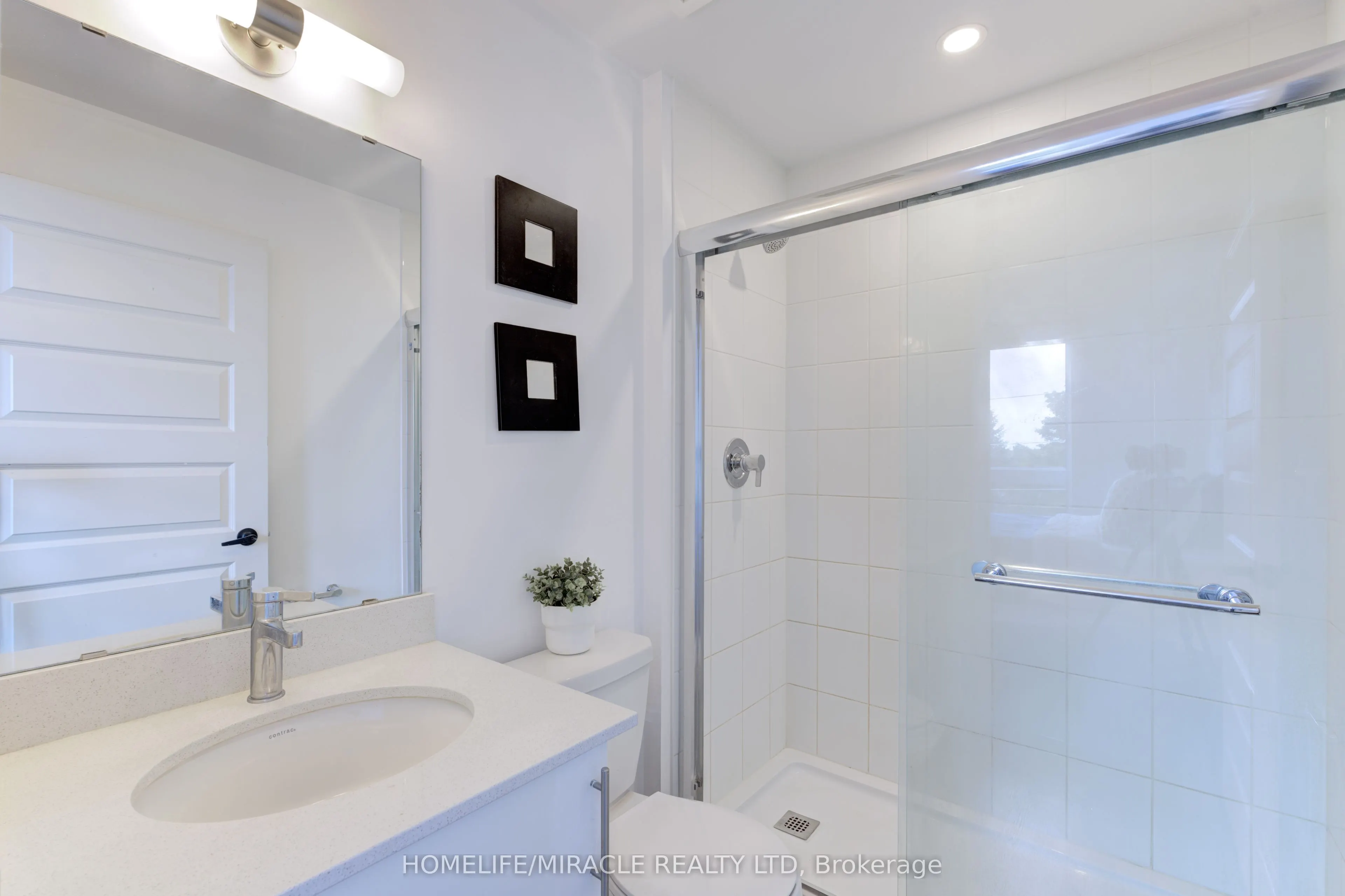 26 Lowes Road W, #402