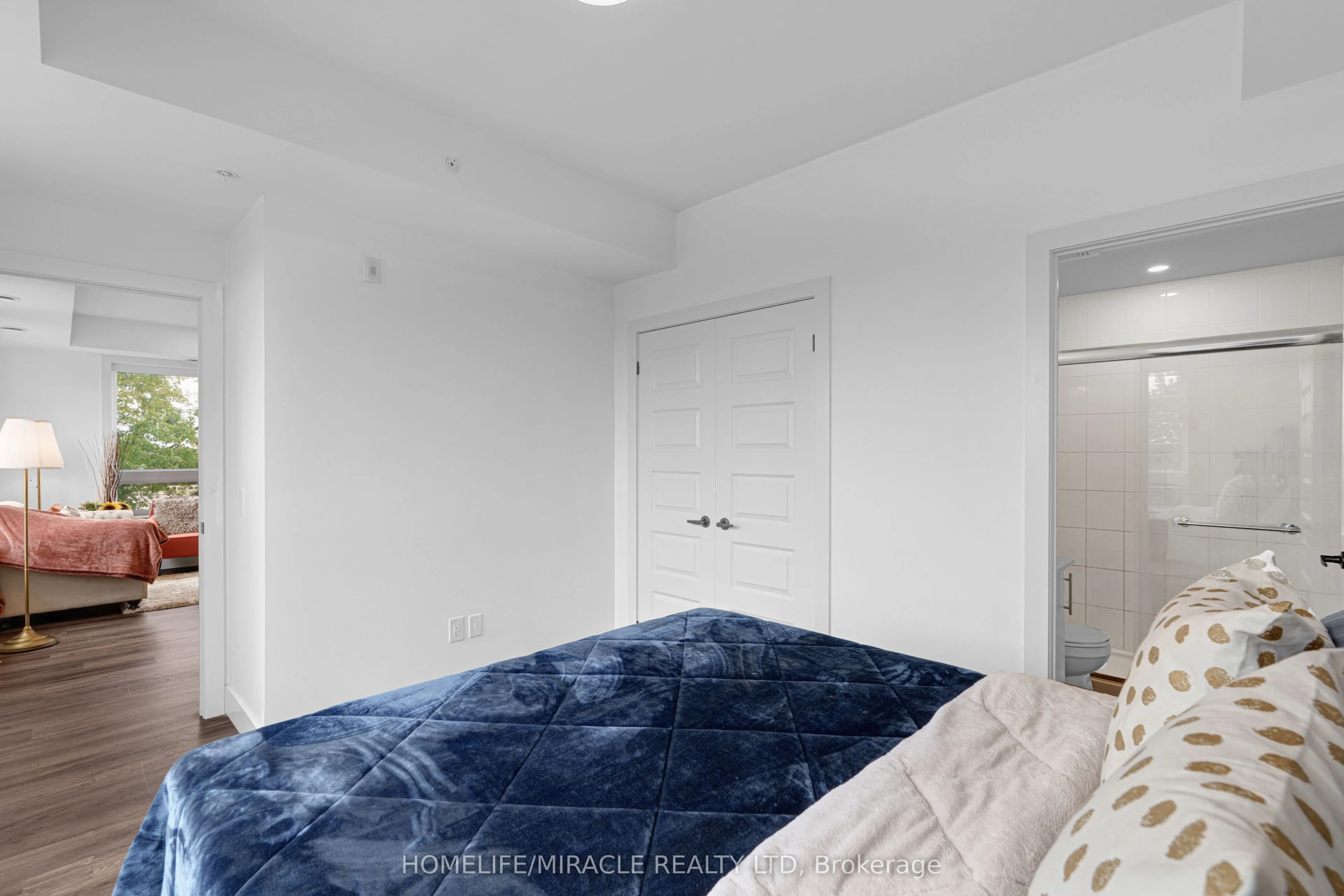 26 Lowes Road W, #402