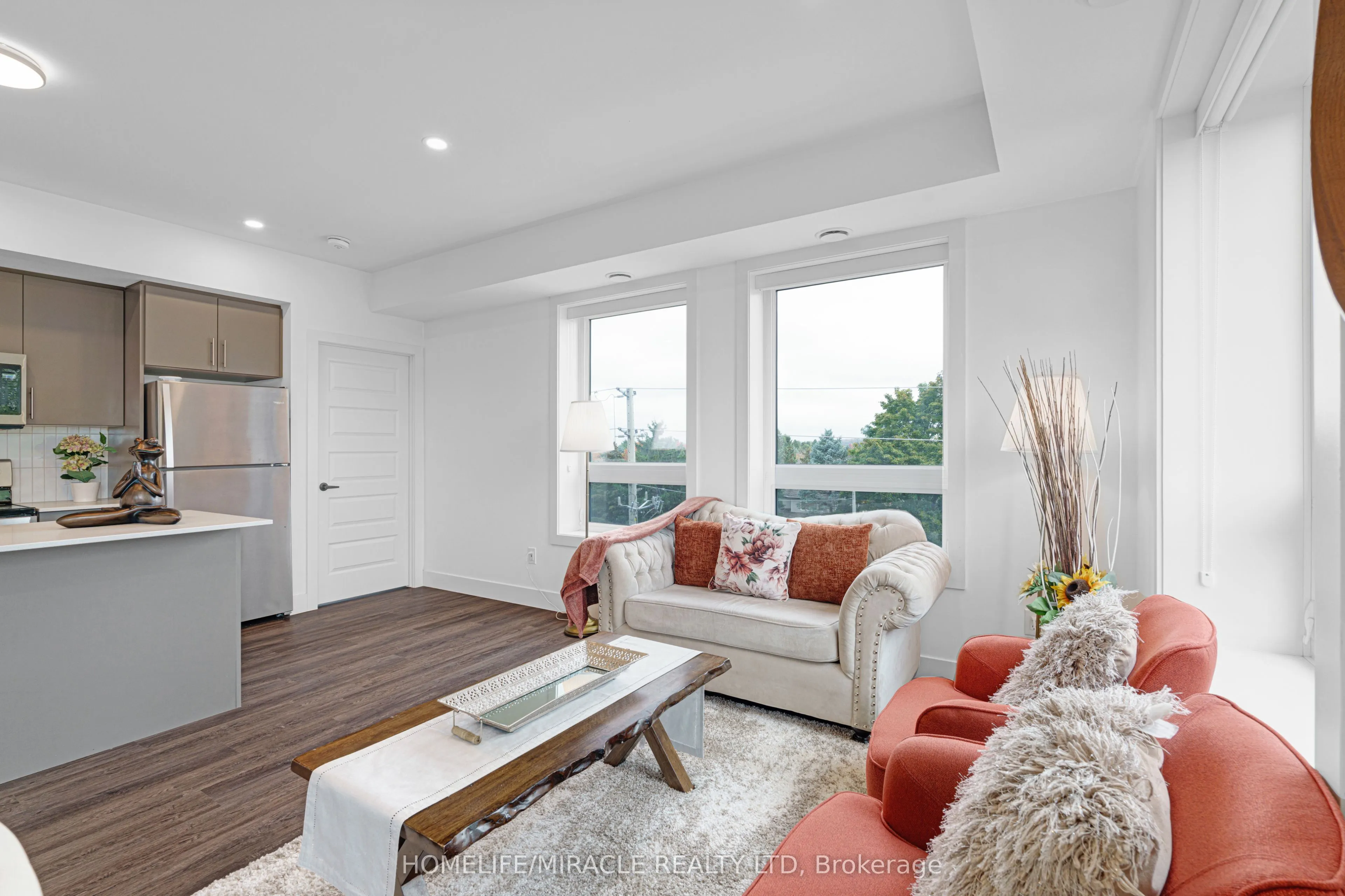 26 Lowes Road W, #402