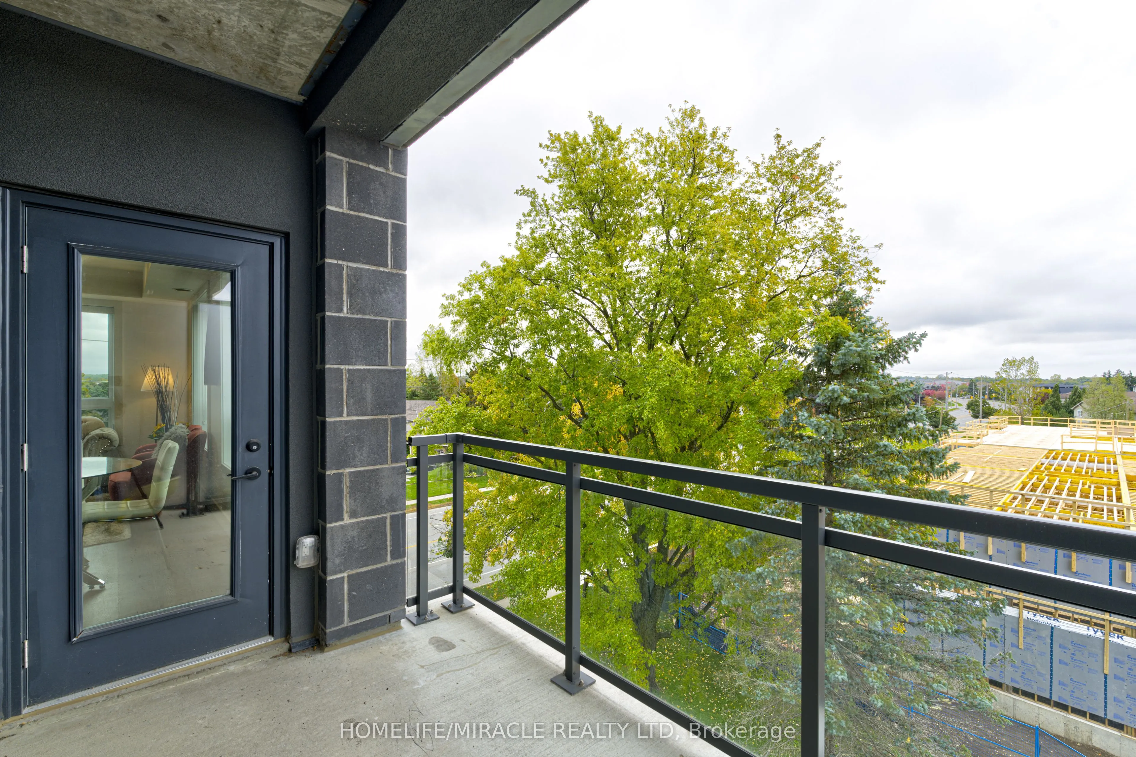 26 Lowes Road W, #402