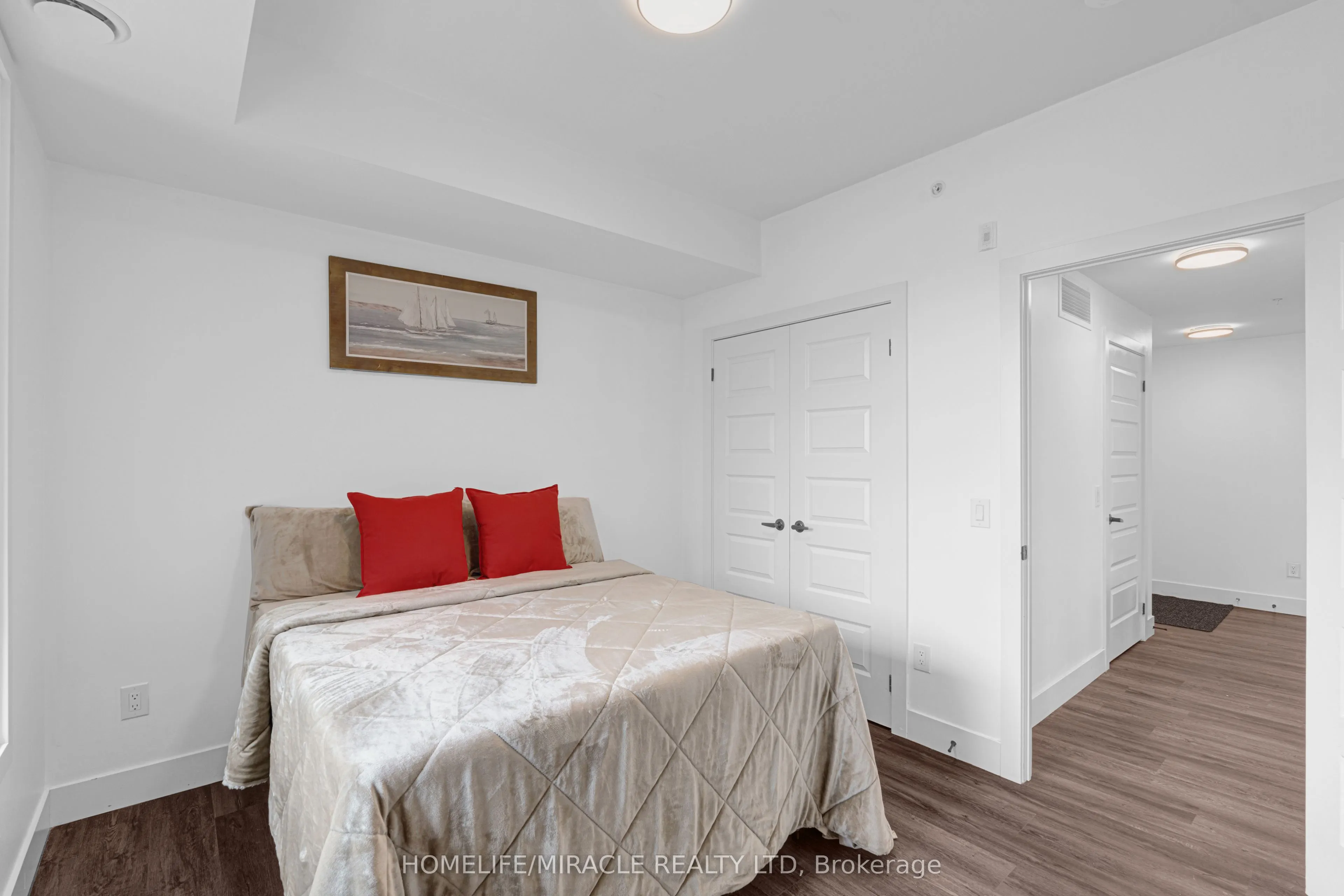 26 Lowes Road W, #402