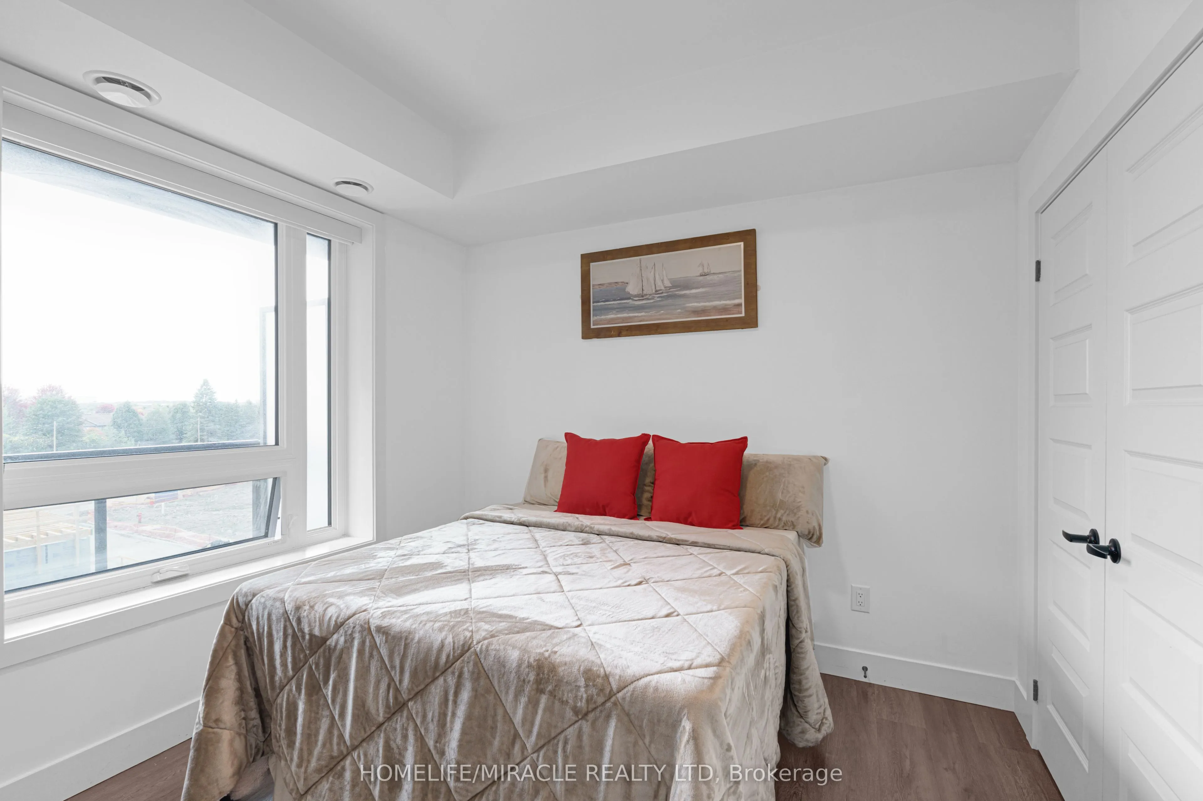 26 Lowes Road W, #402