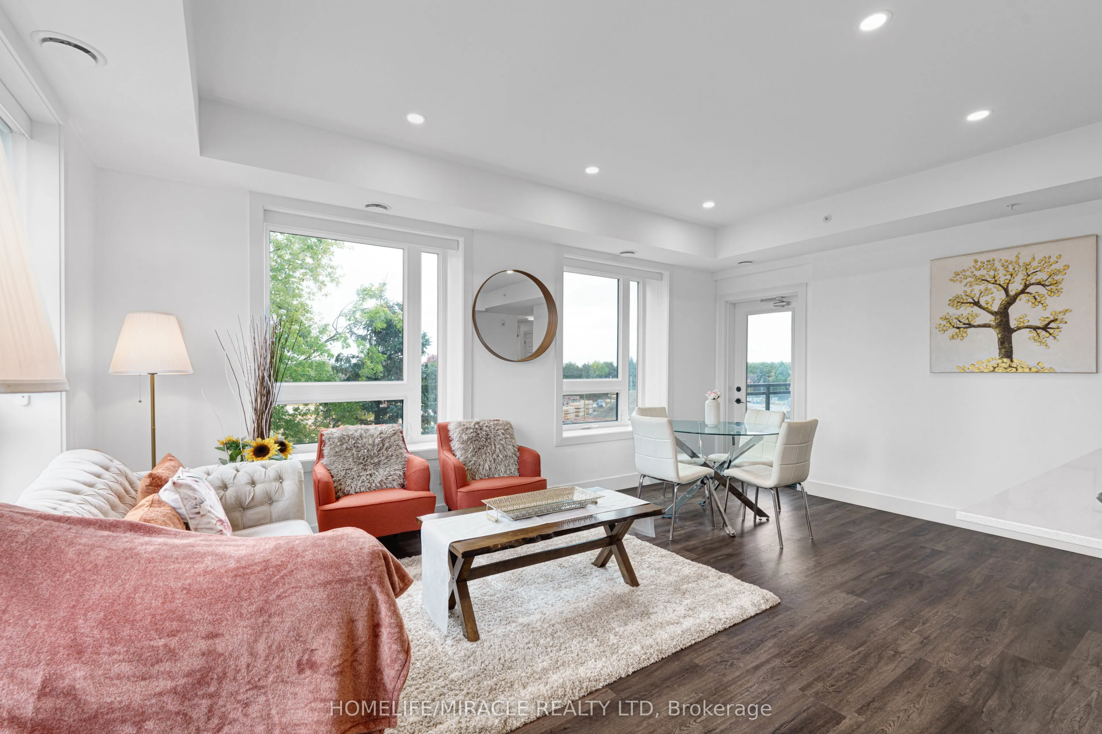 26 Lowes Road W, #402