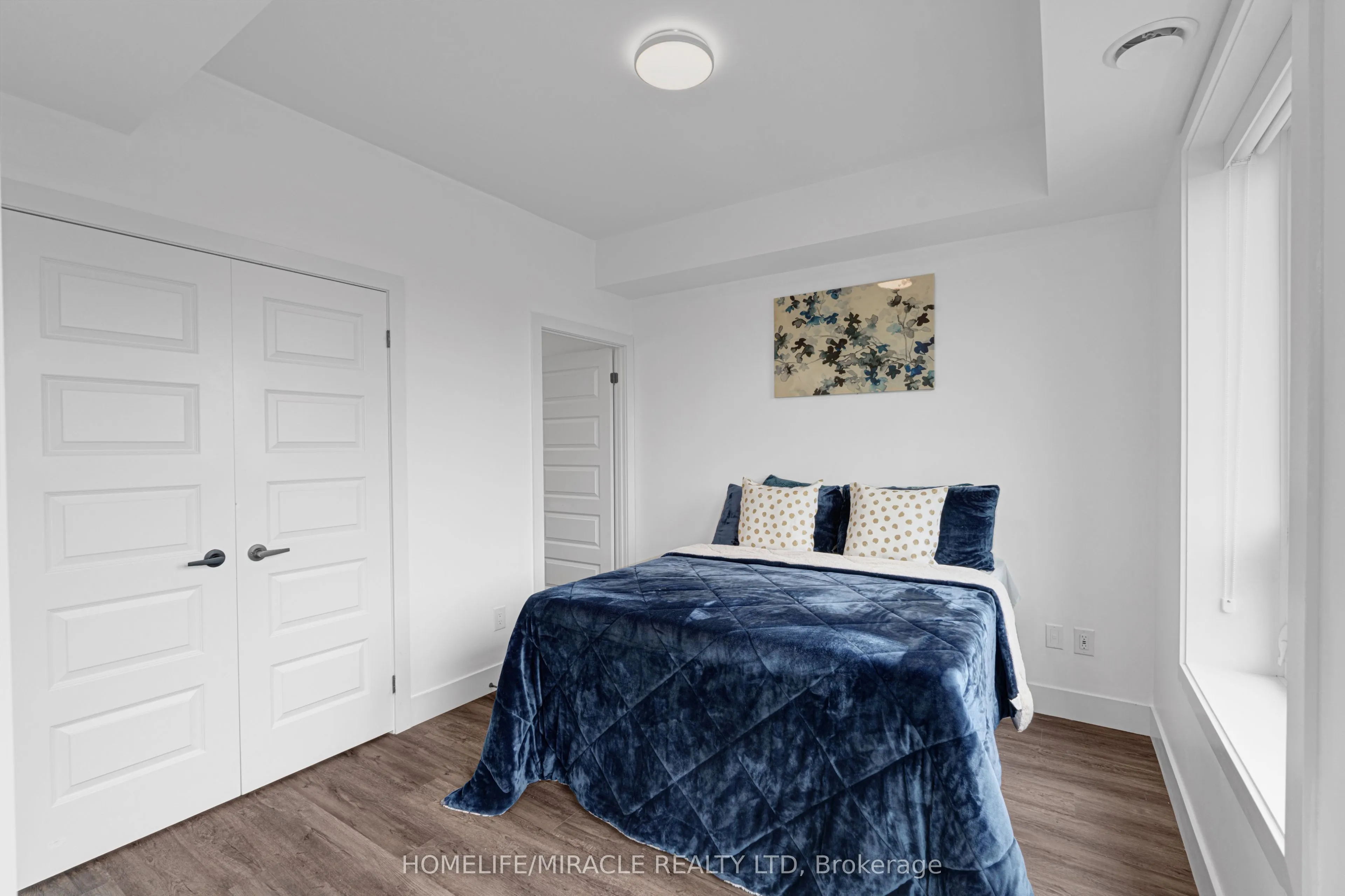 26 Lowes Road W, #402