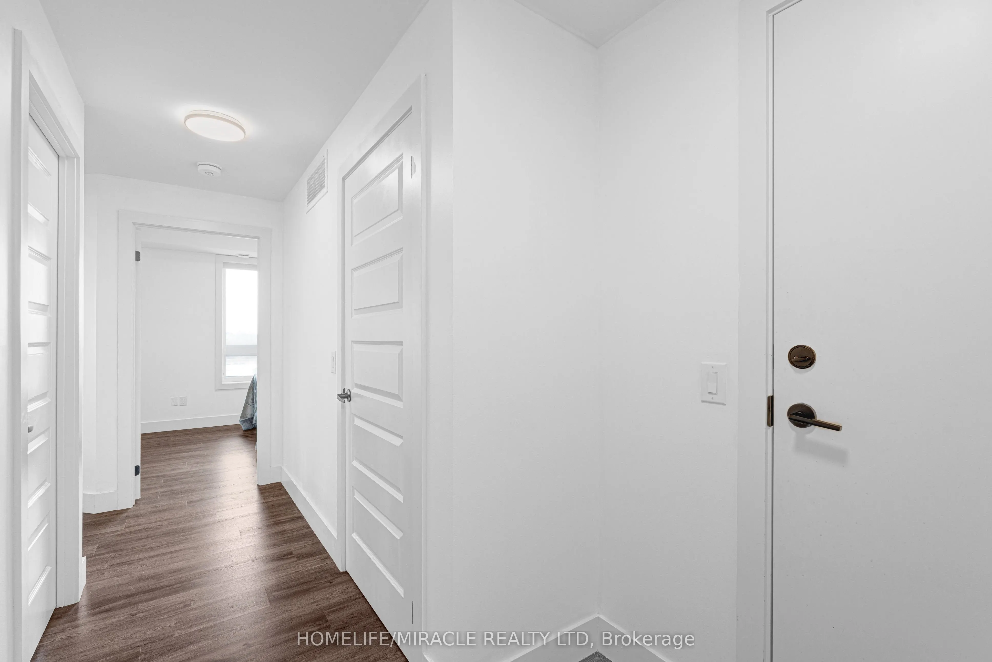 26 Lowes Road W, #402