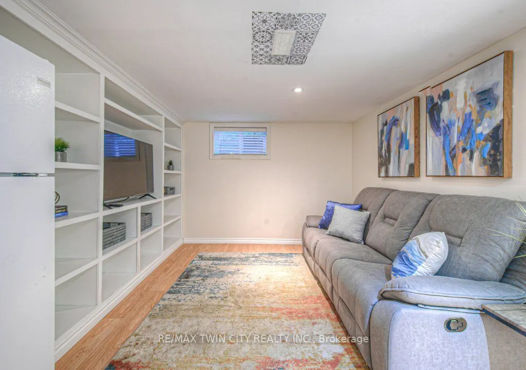 18 Hilltop Drive
