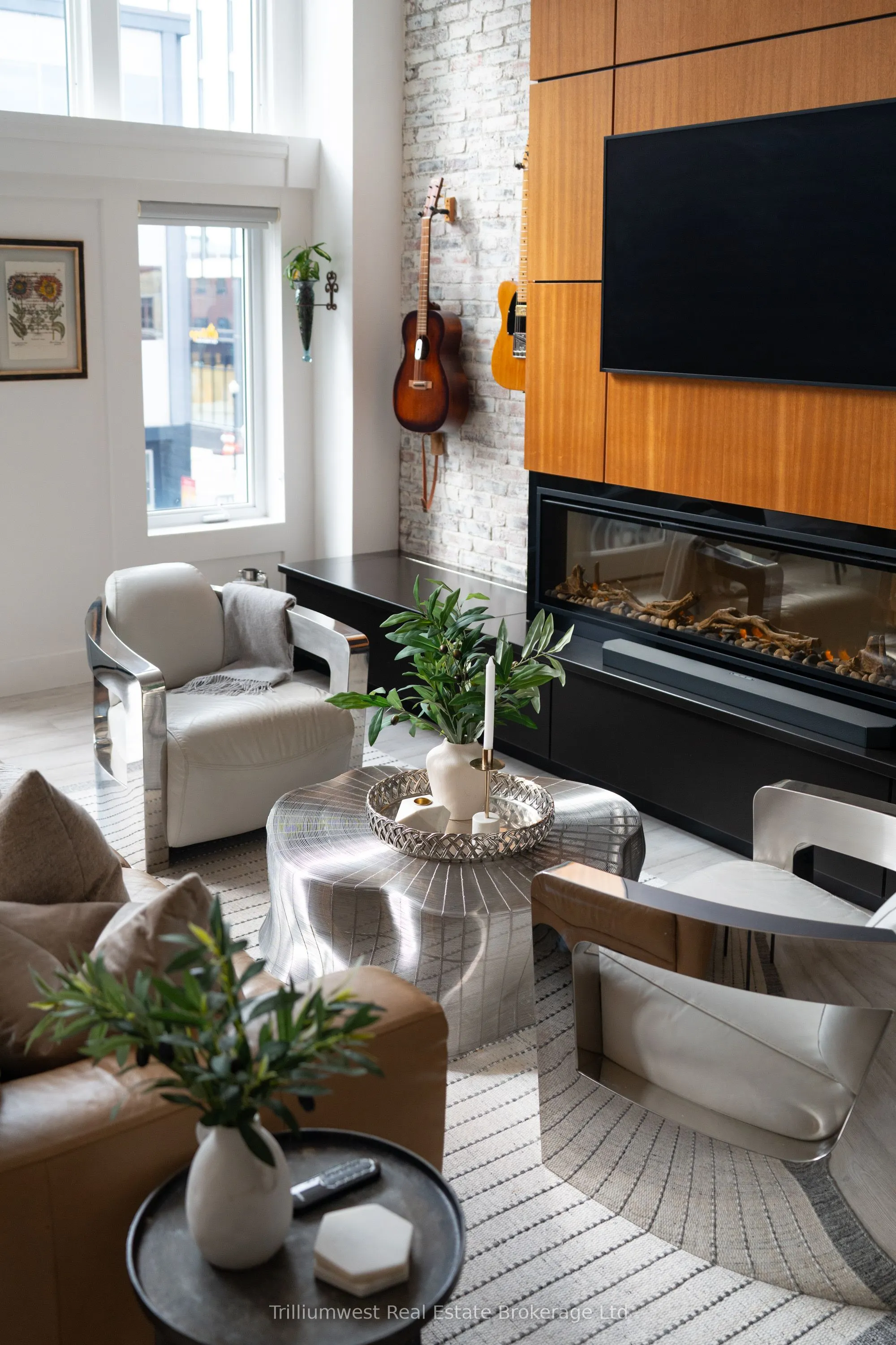 276 King Street W, #205