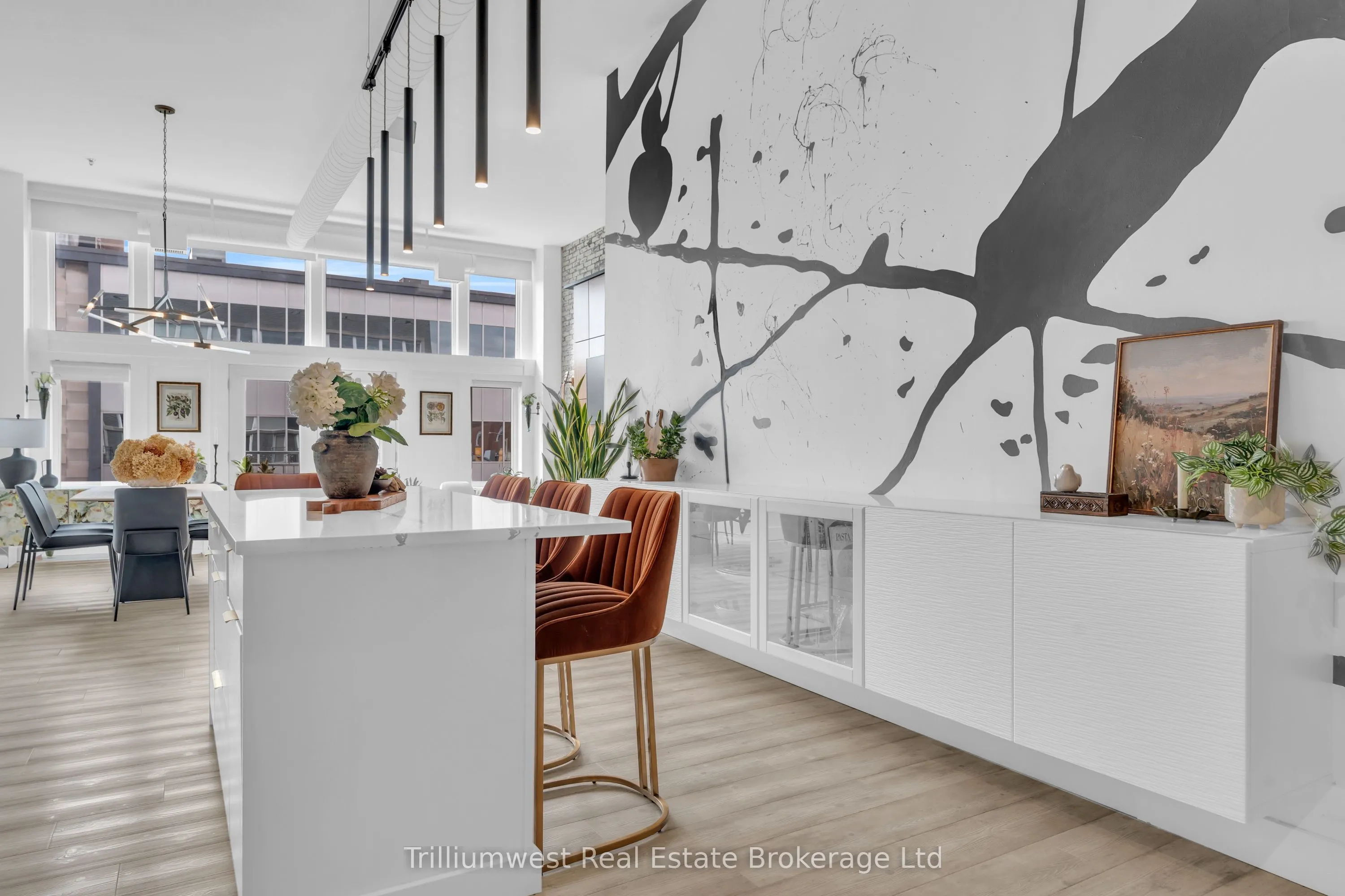276 King Street W, #205