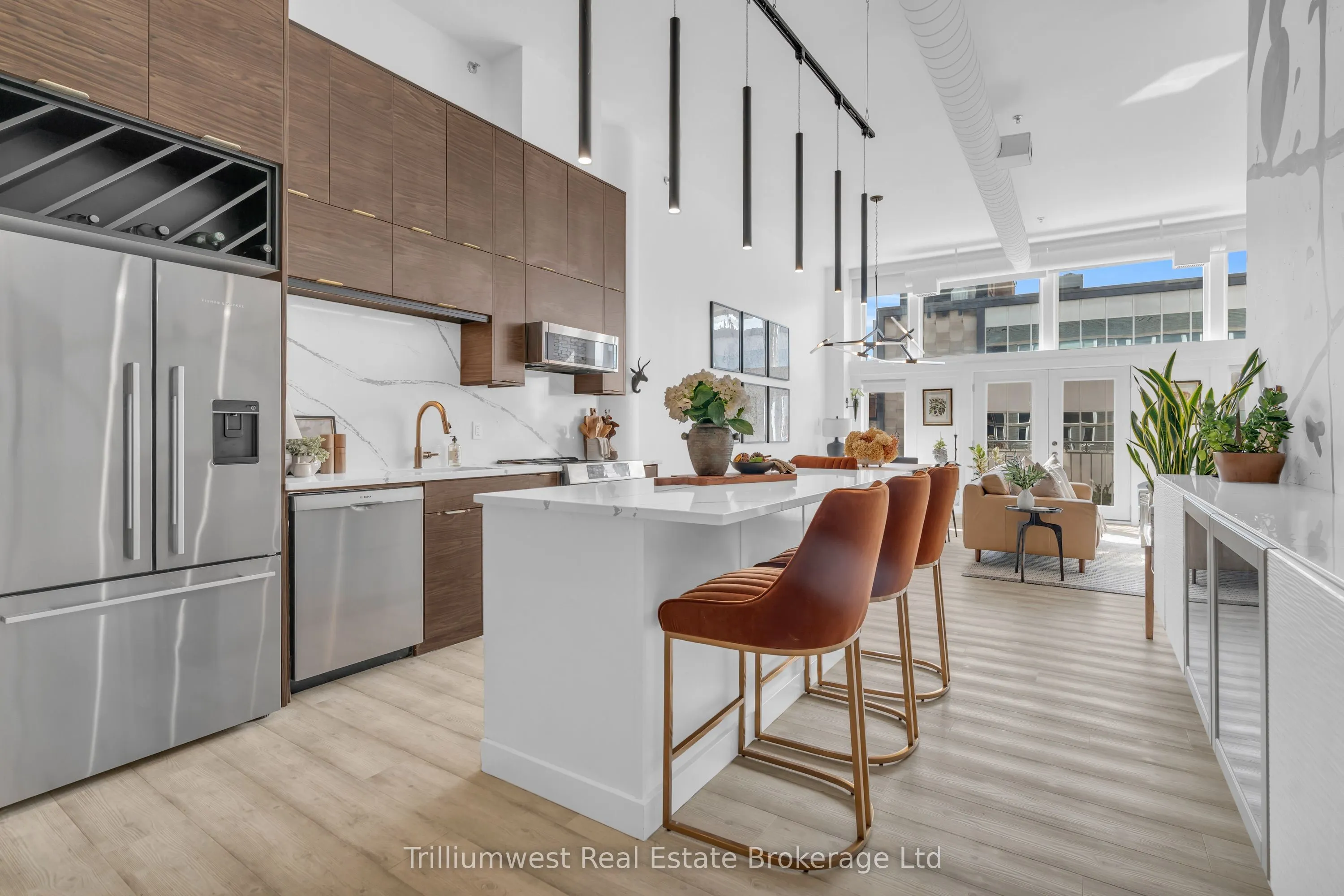 276 King Street W, #205
