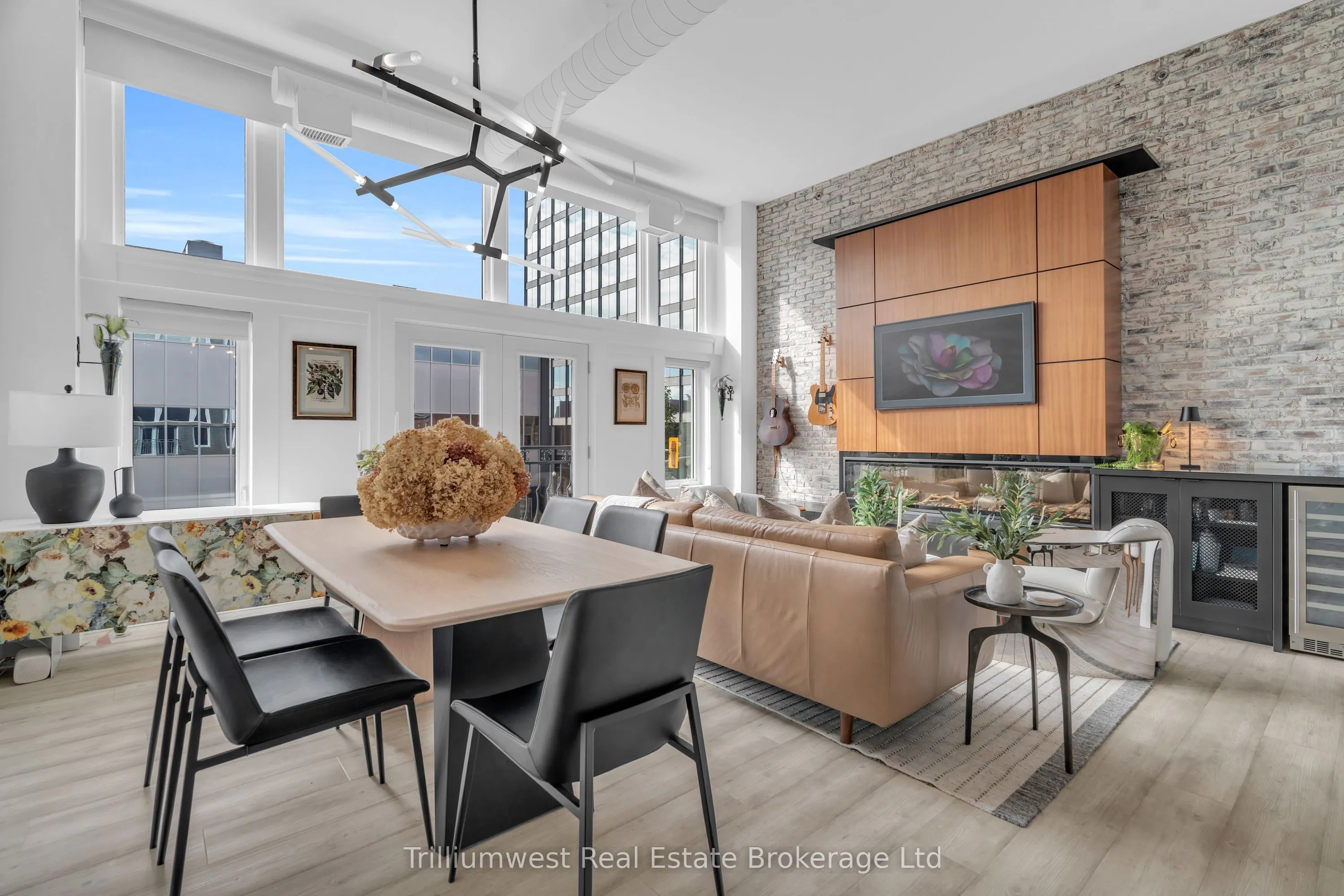 276 King Street W, #205