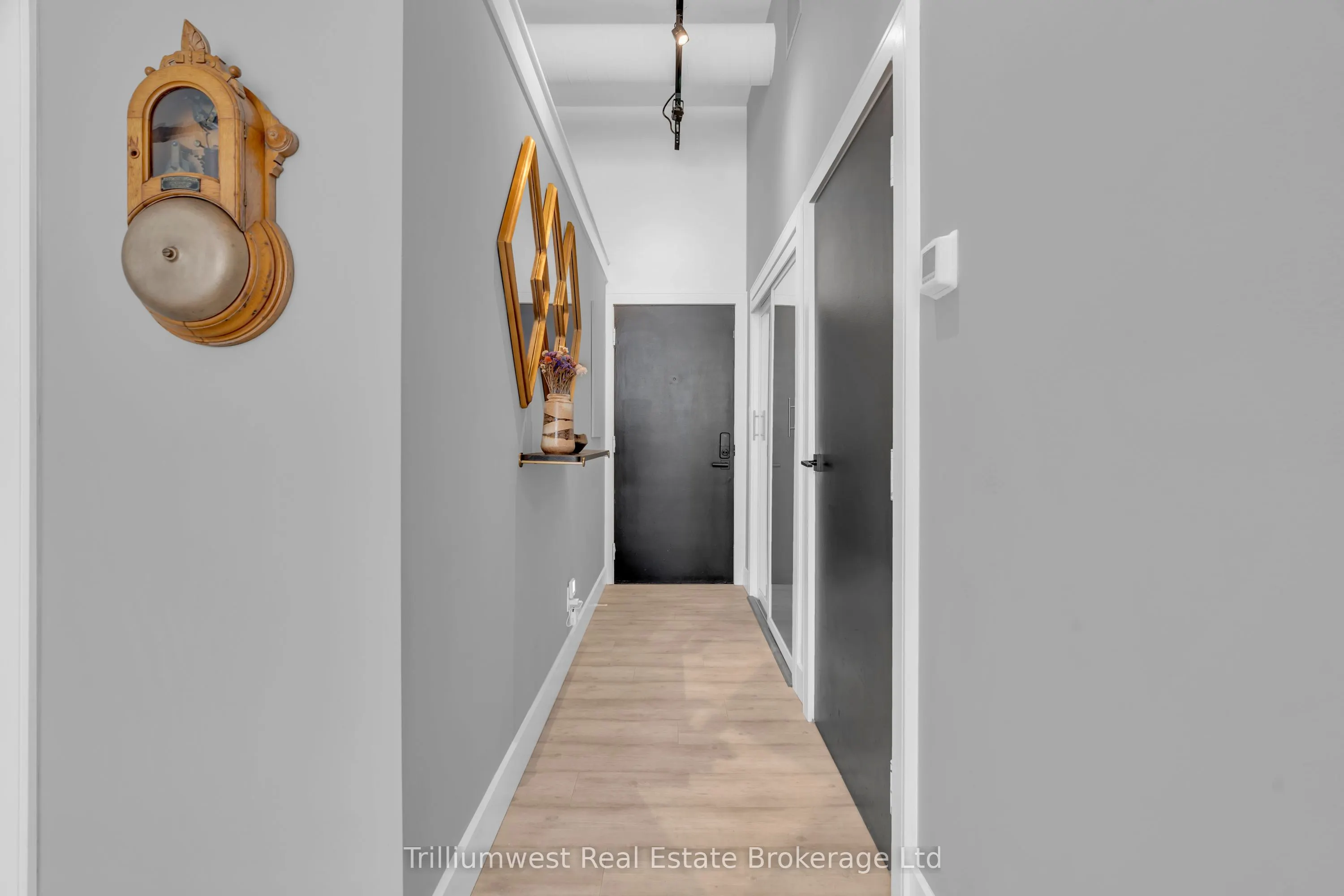 276 King Street W, #205