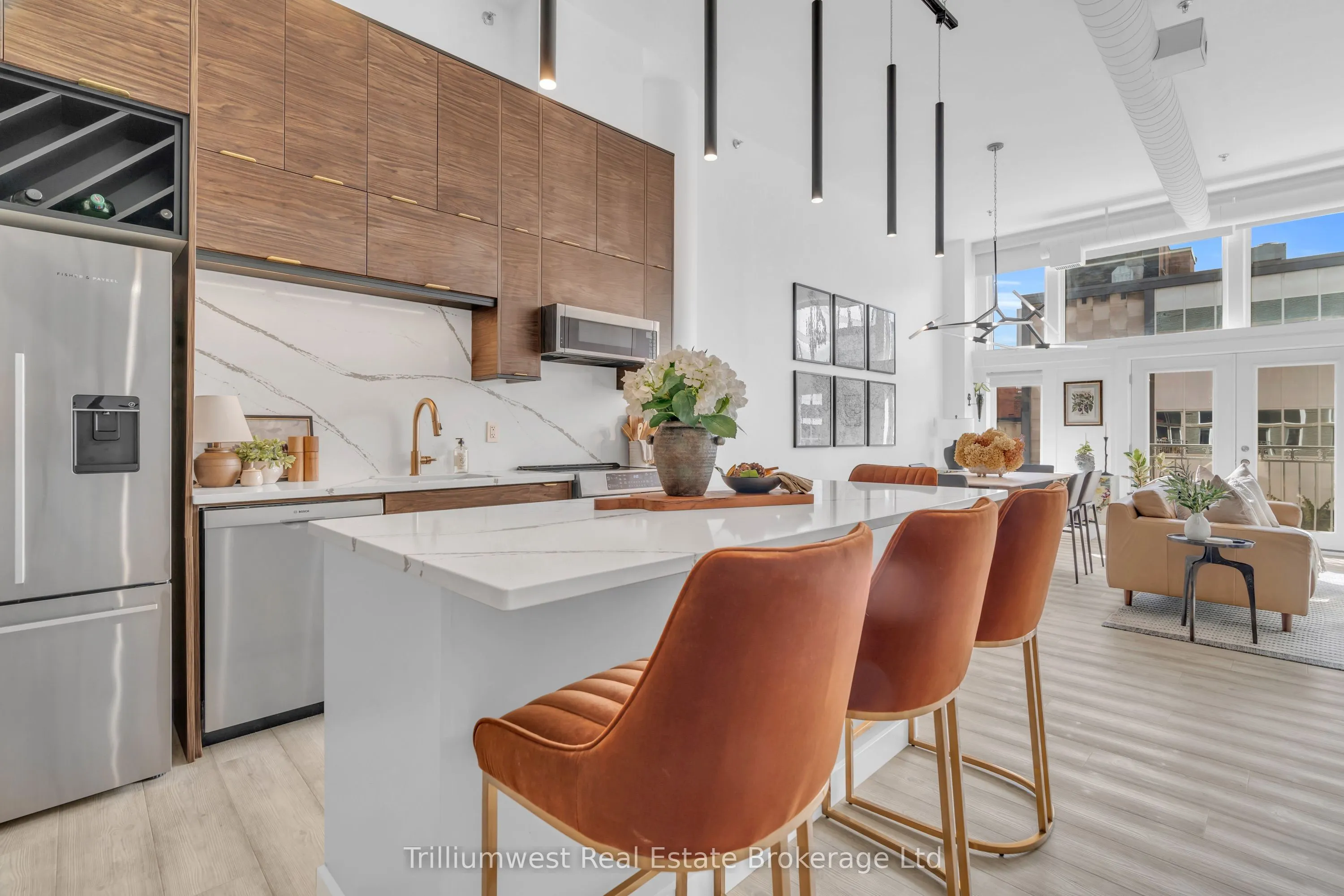 276 King Street W, #205