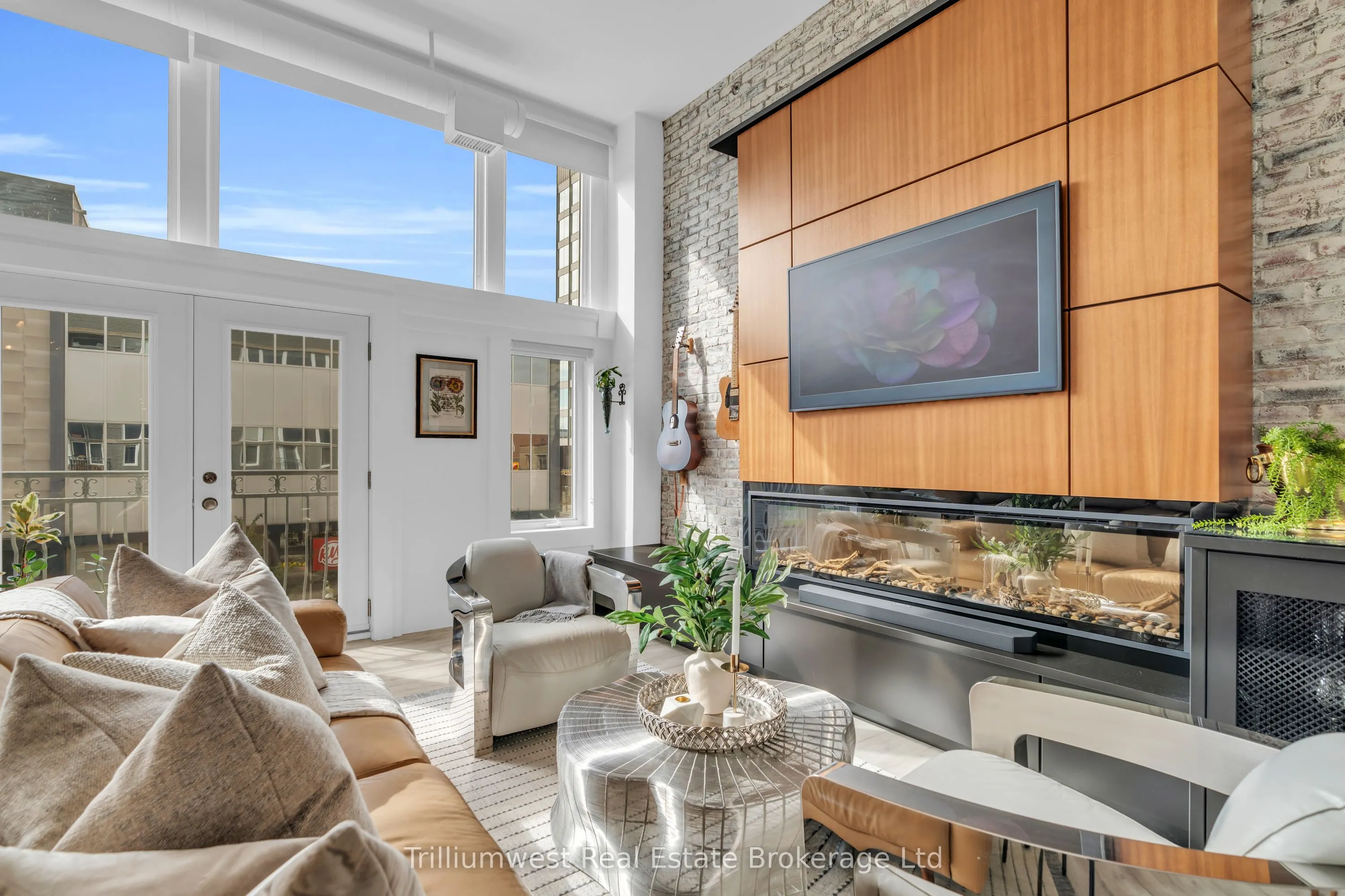 276 King Street W, #205