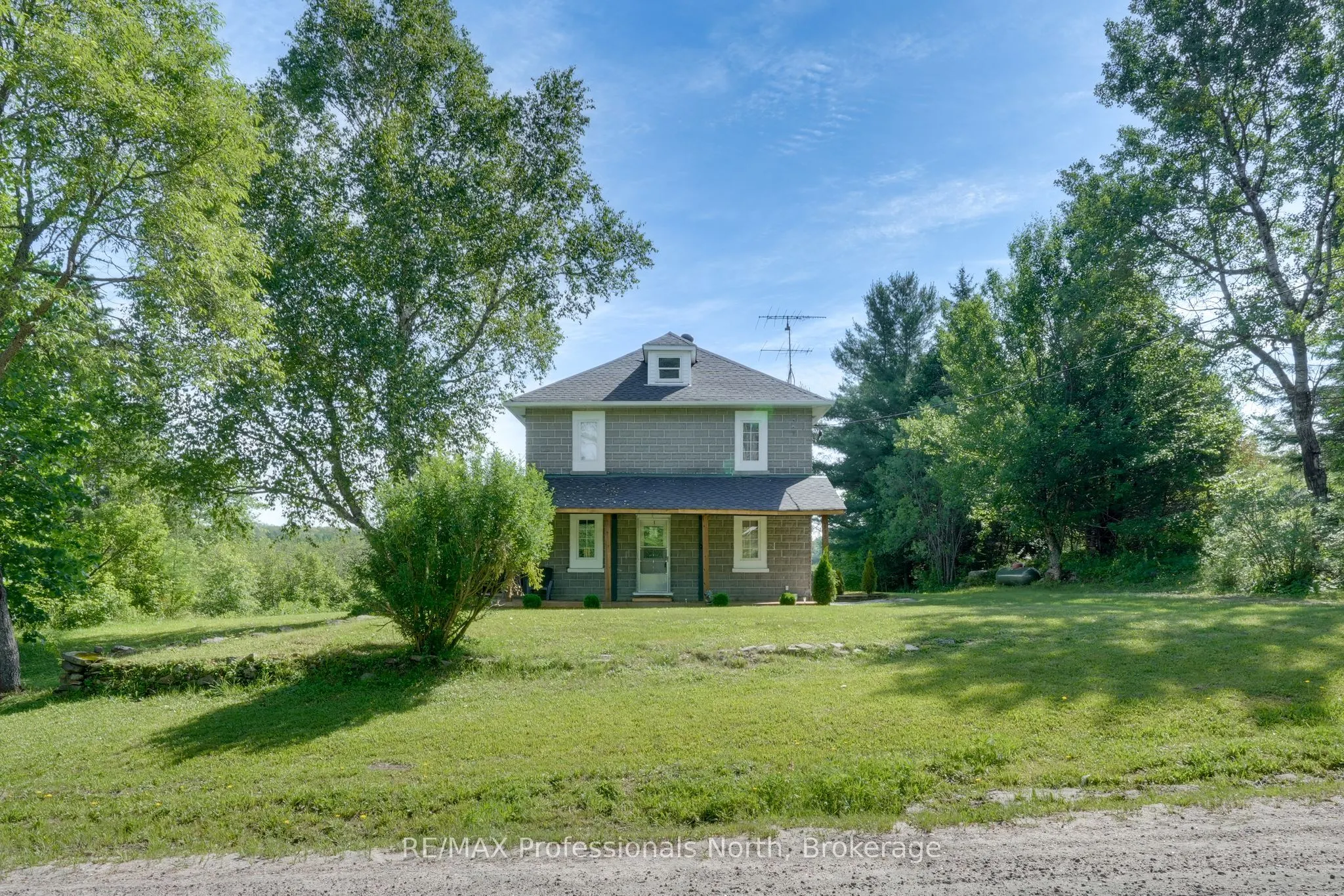 905 Starratt Road