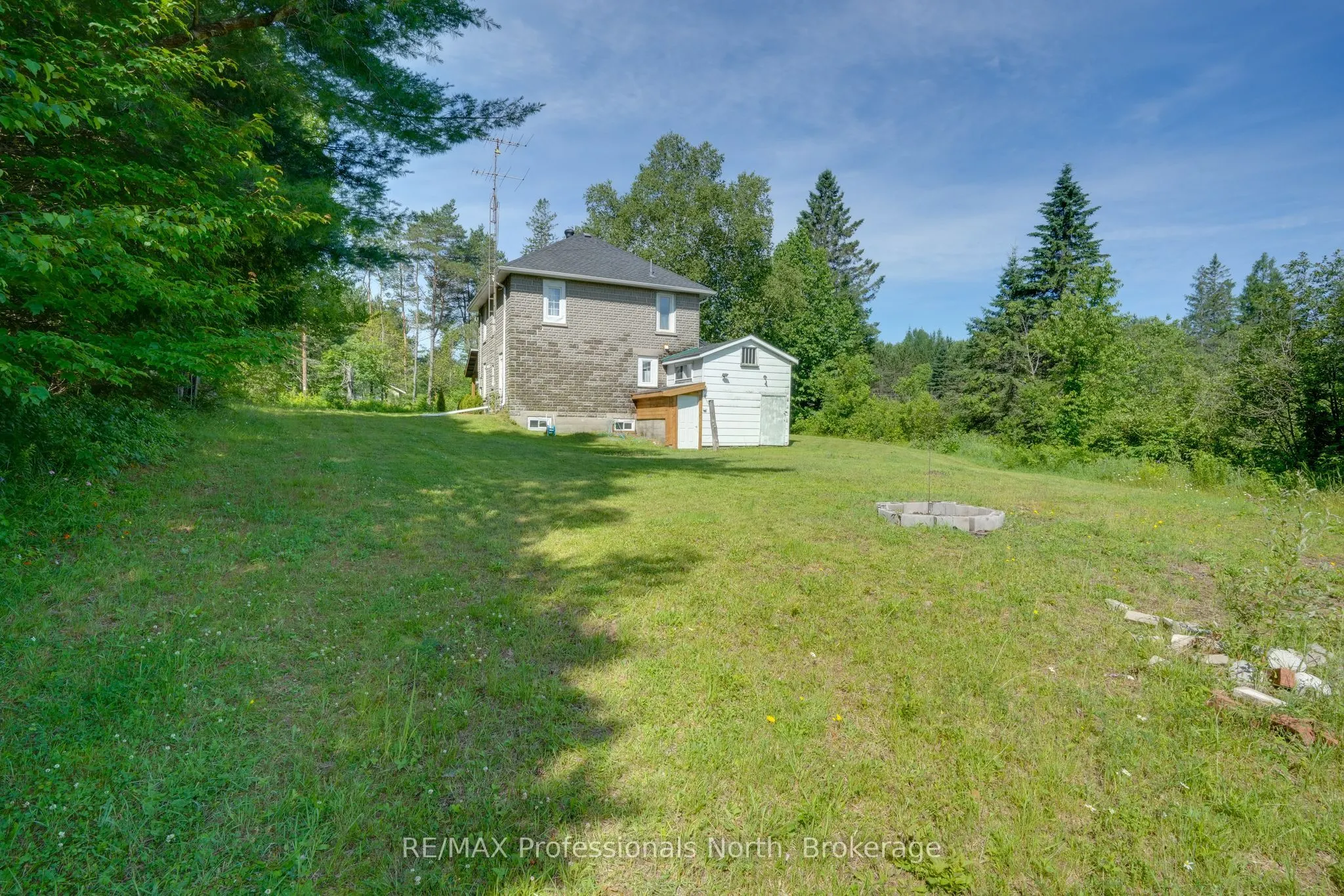 905 Starratt Road