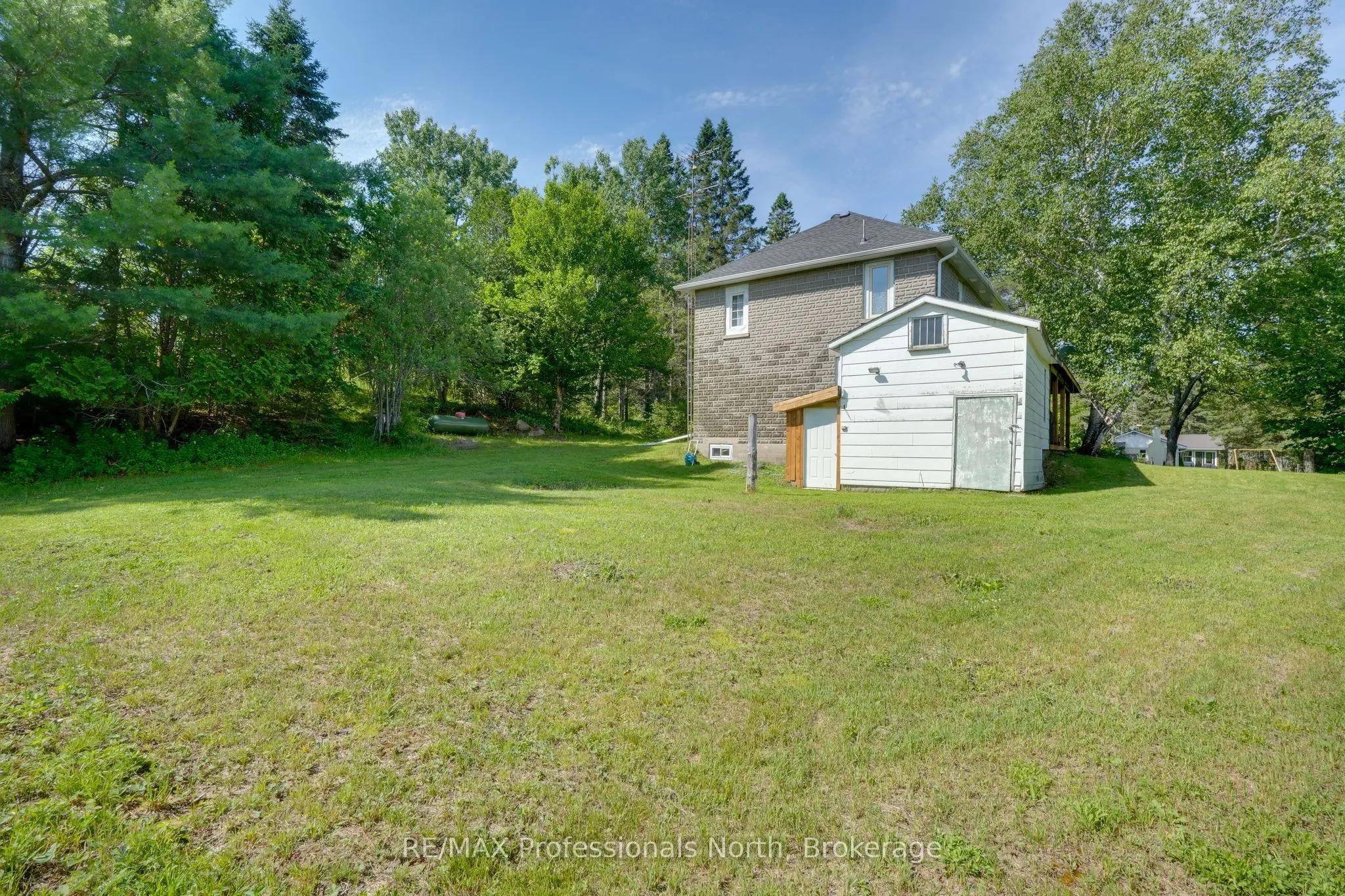905 Starratt Road
