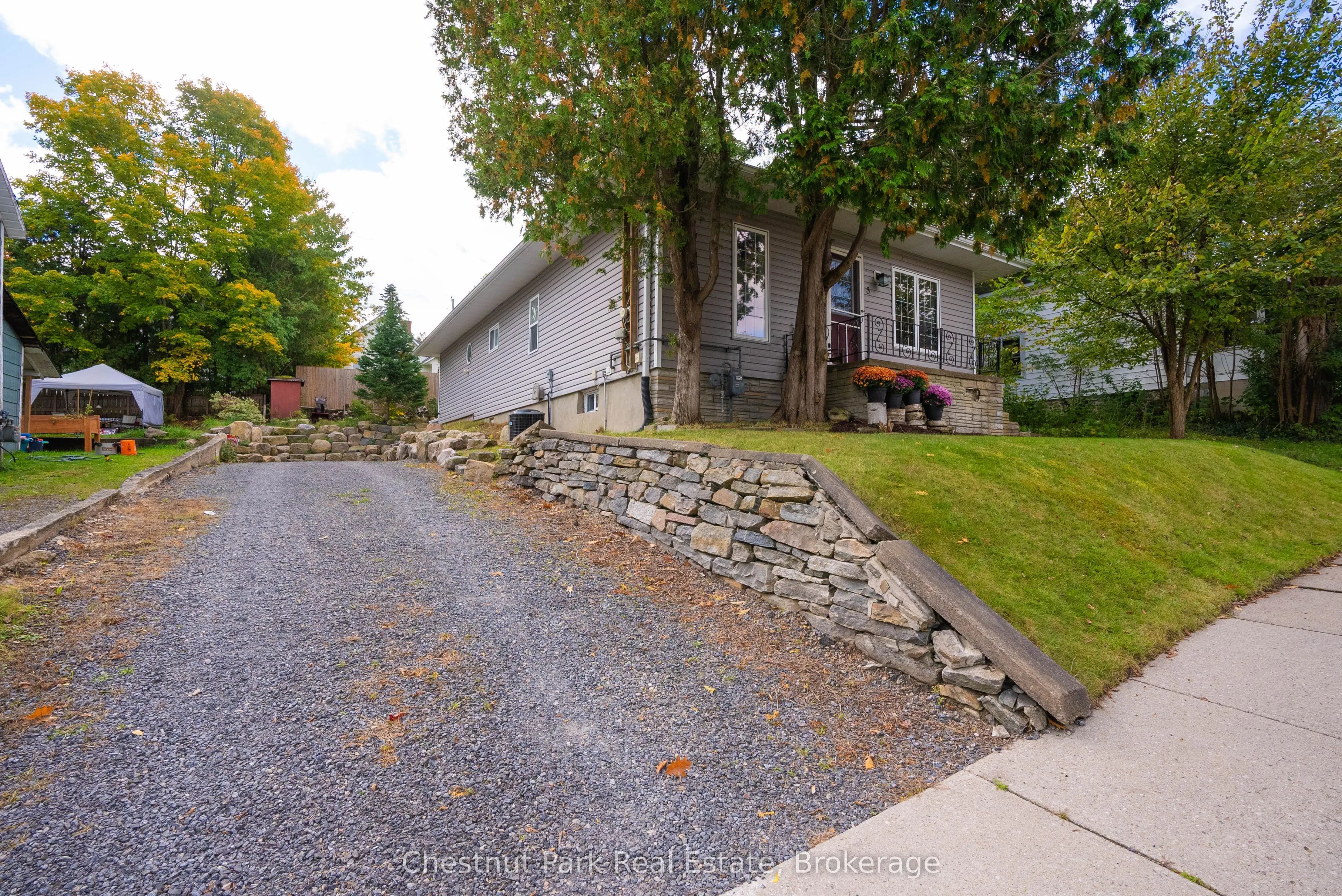 3 CORA Street E