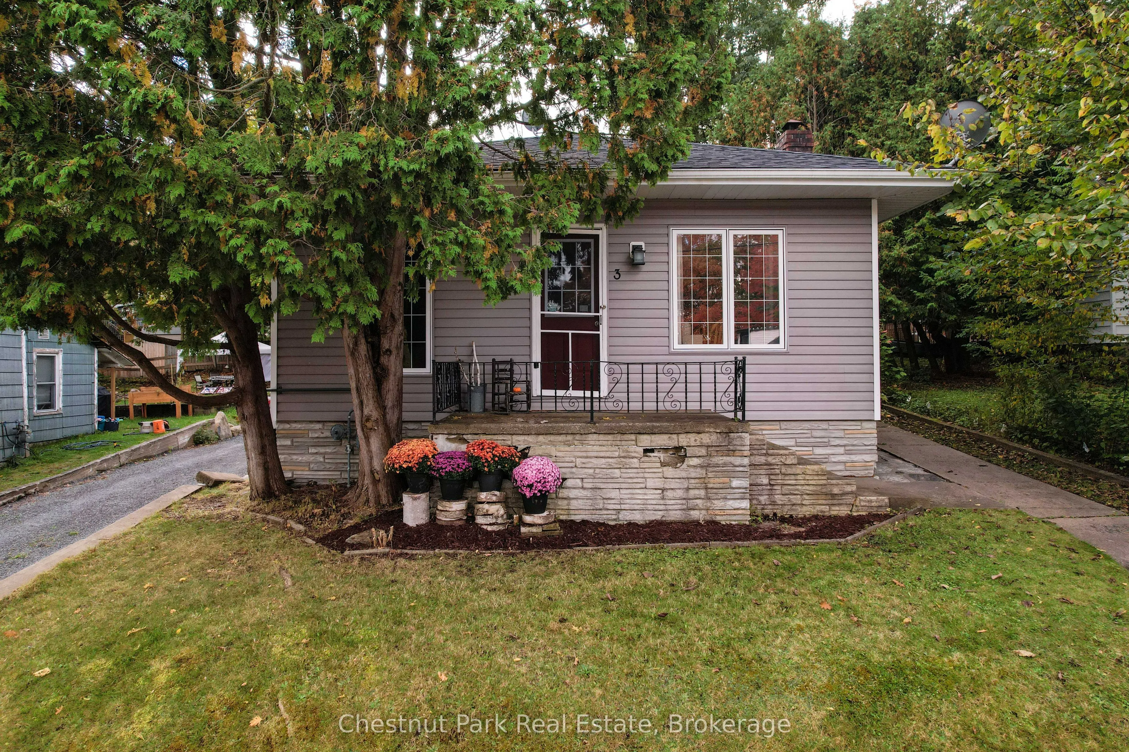 3 CORA Street E