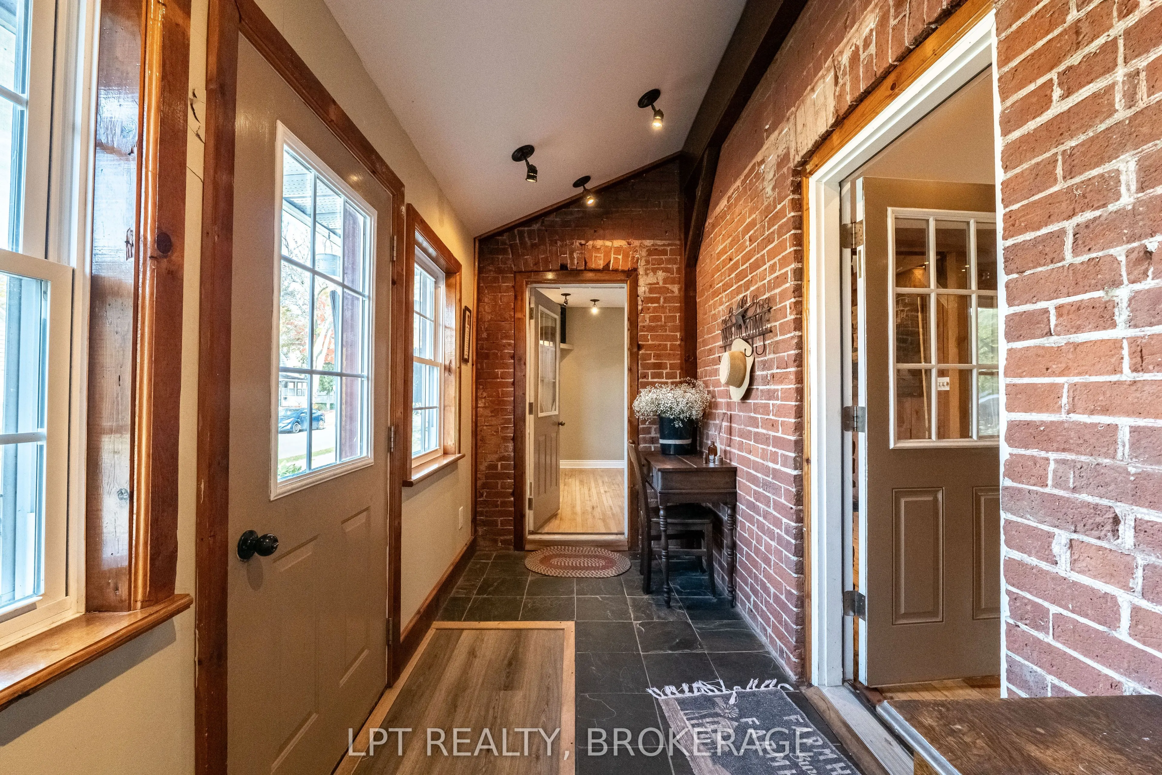 277 Brock Street