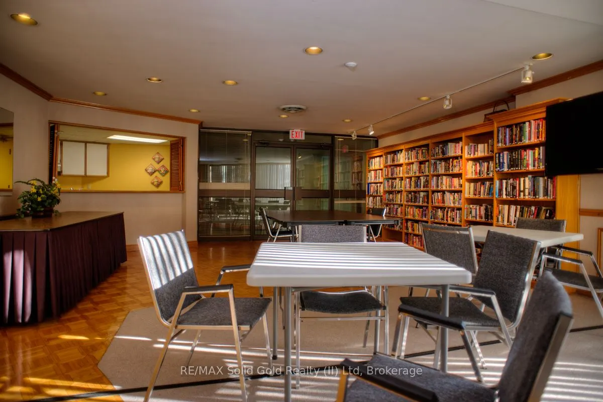 6 Willow Street, #2203