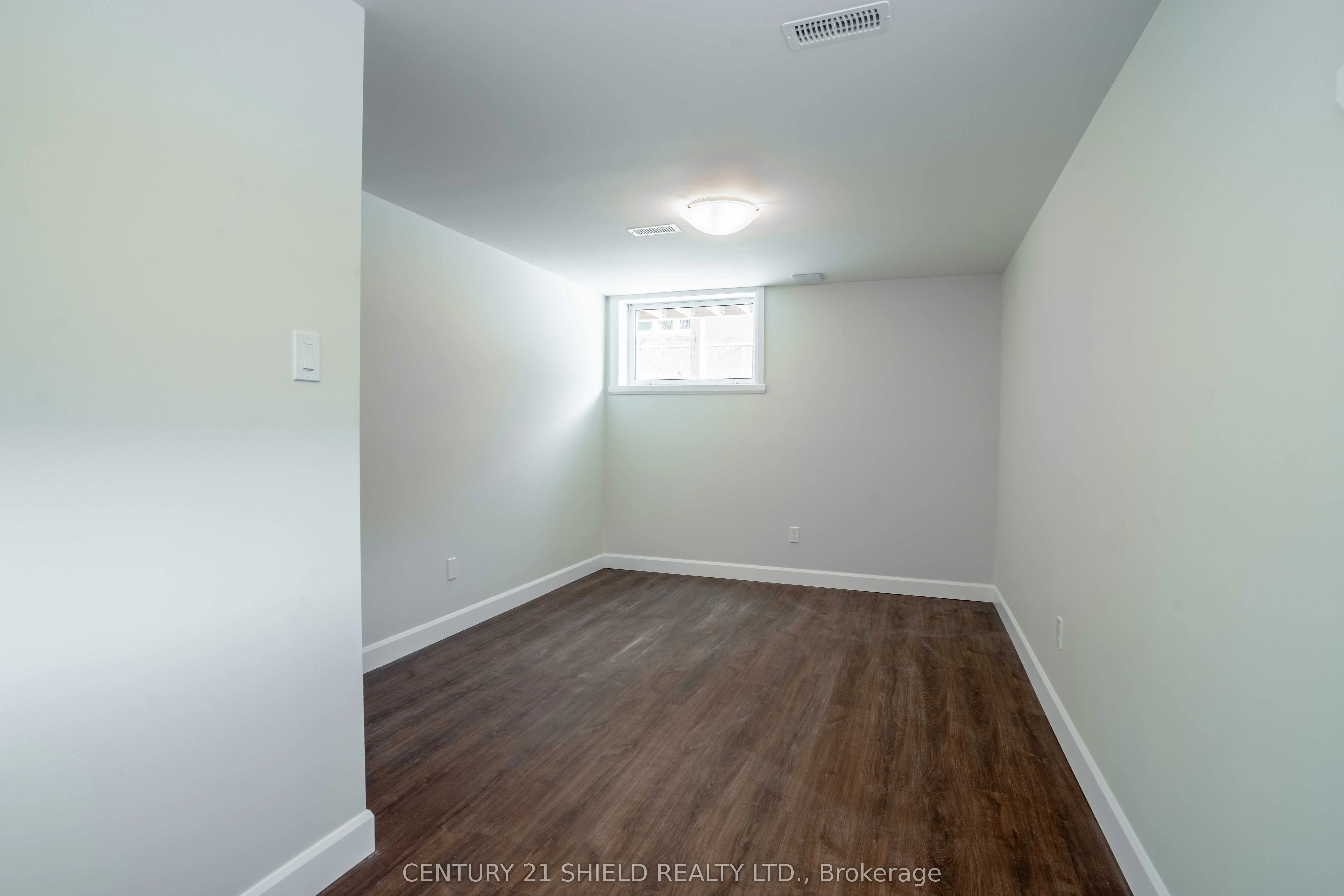 301 Kooiman Avenue