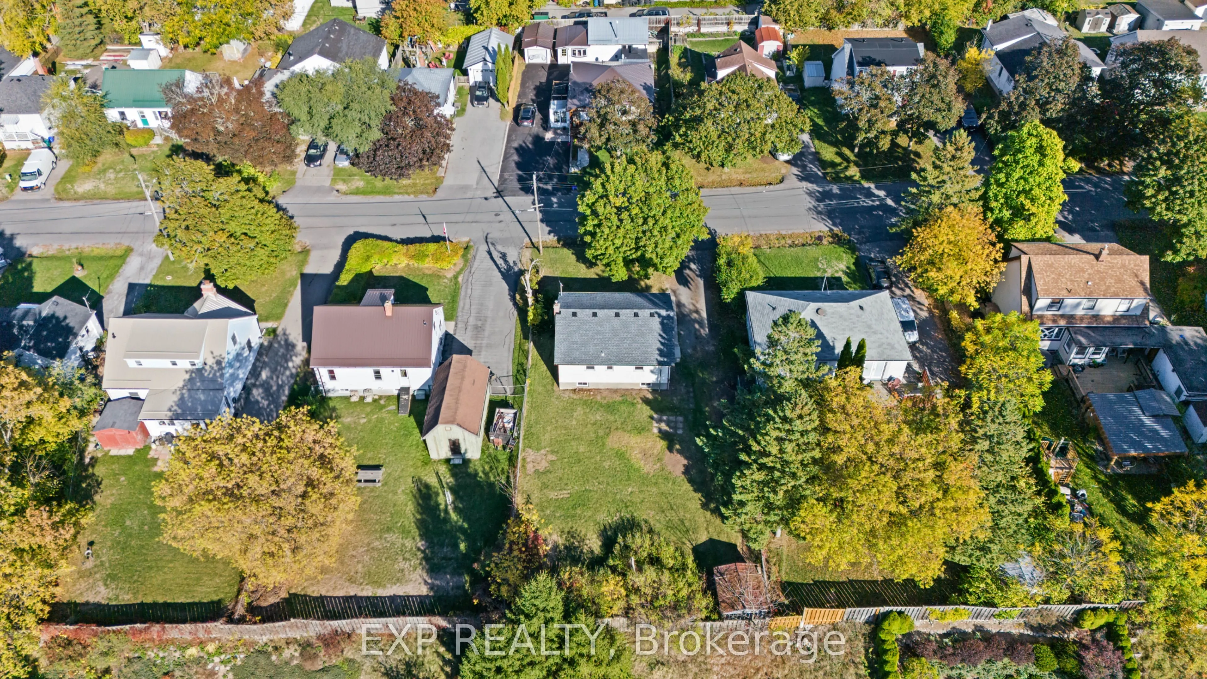 16 Valleyview Crescent