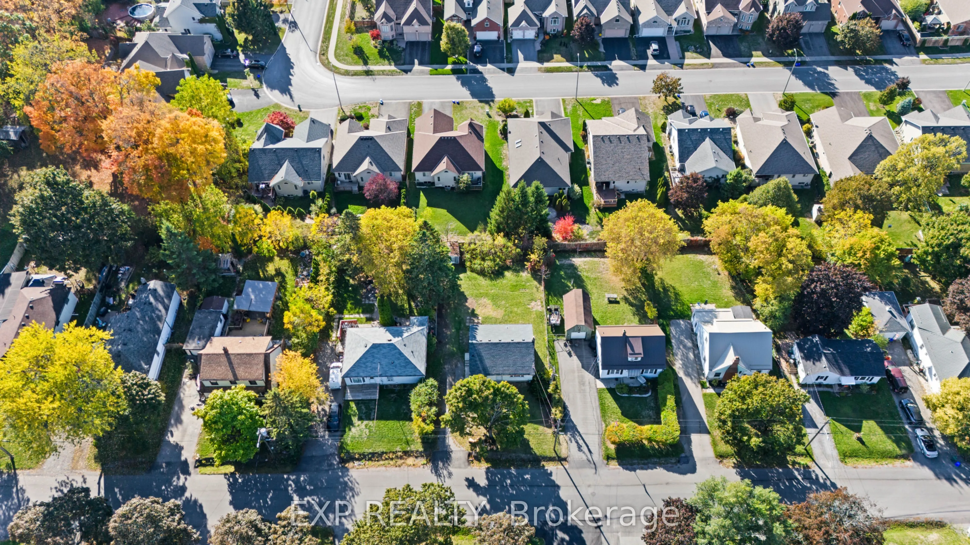 16 Valleyview Crescent
