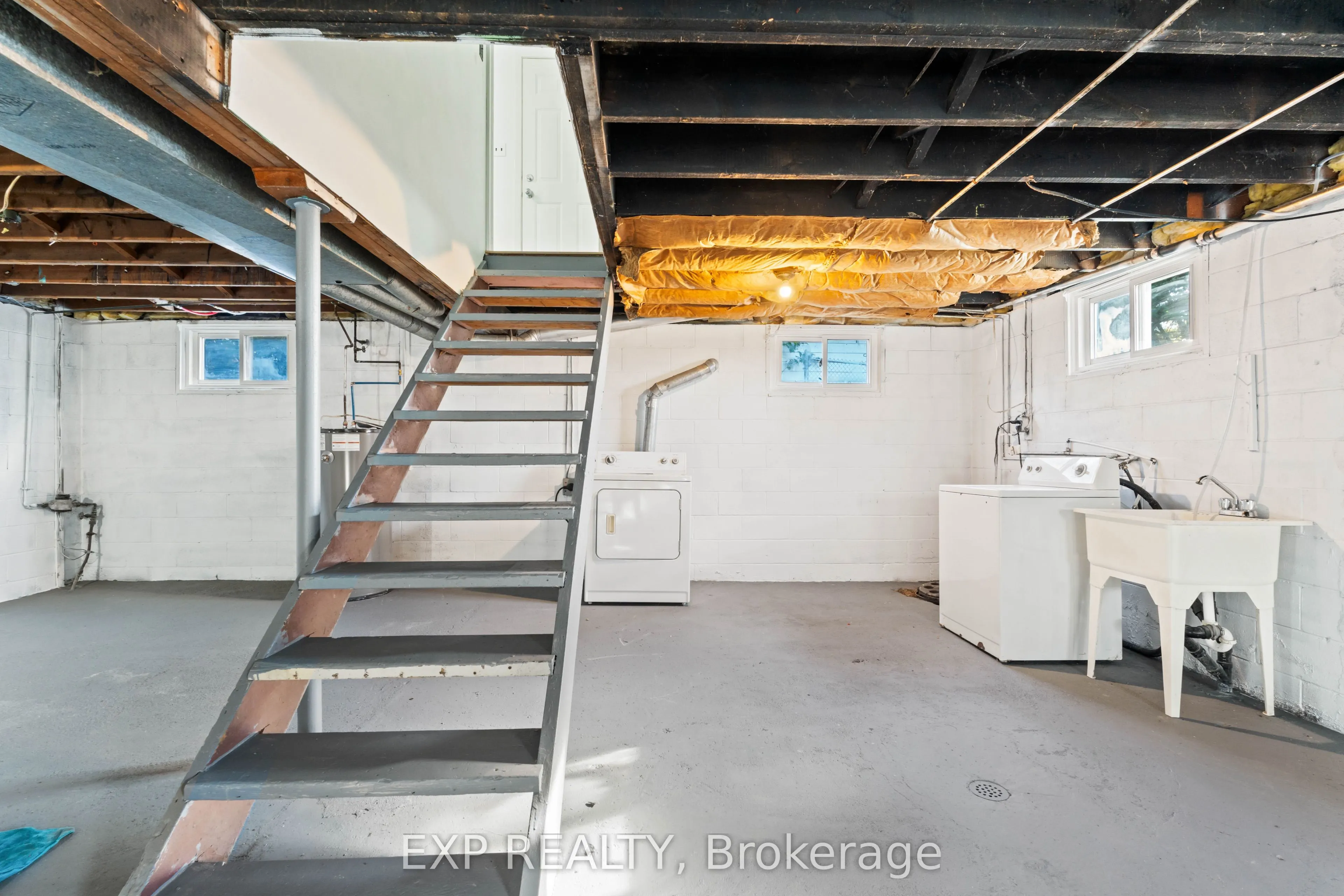 16 Valleyview Crescent