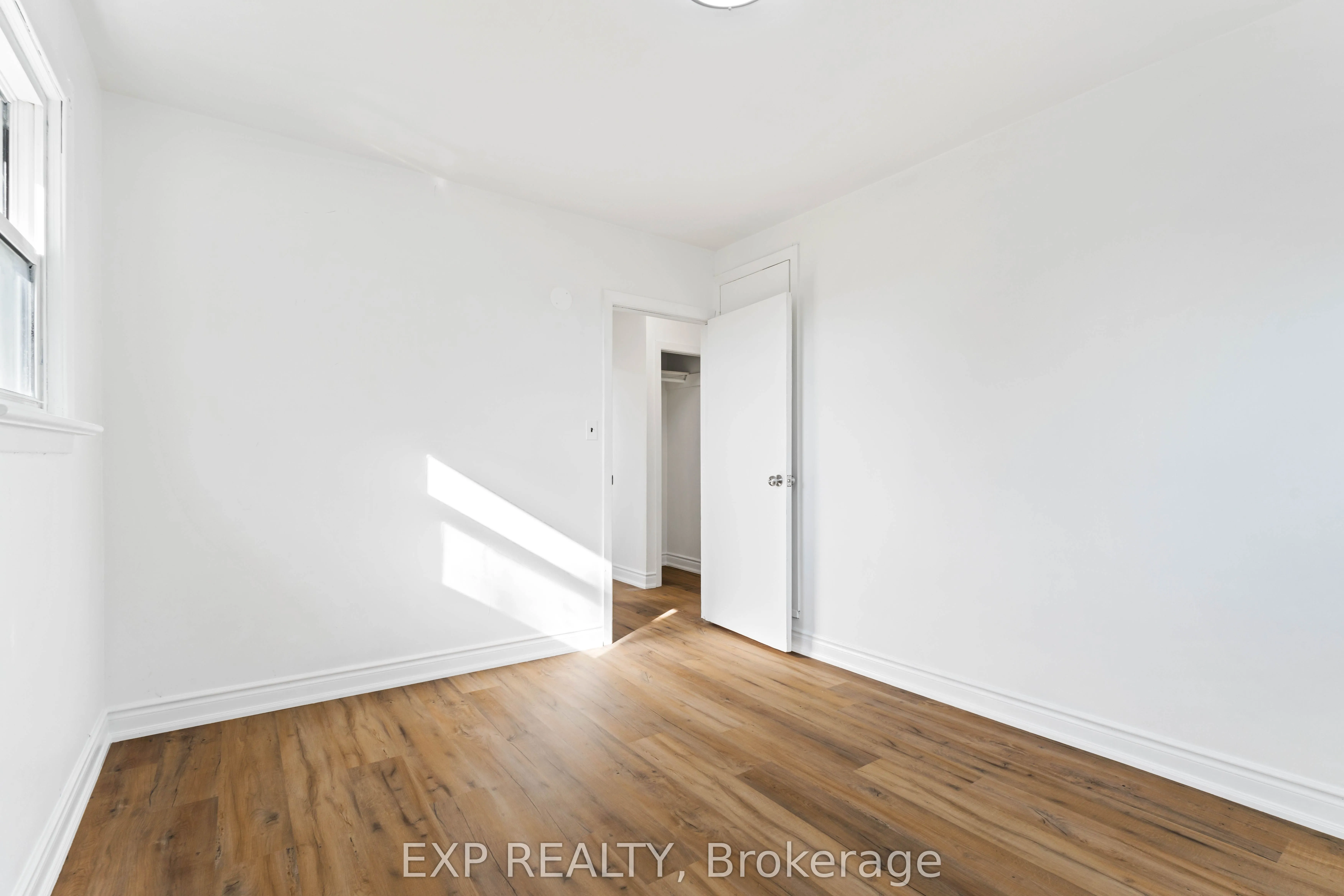 16 Valleyview Crescent