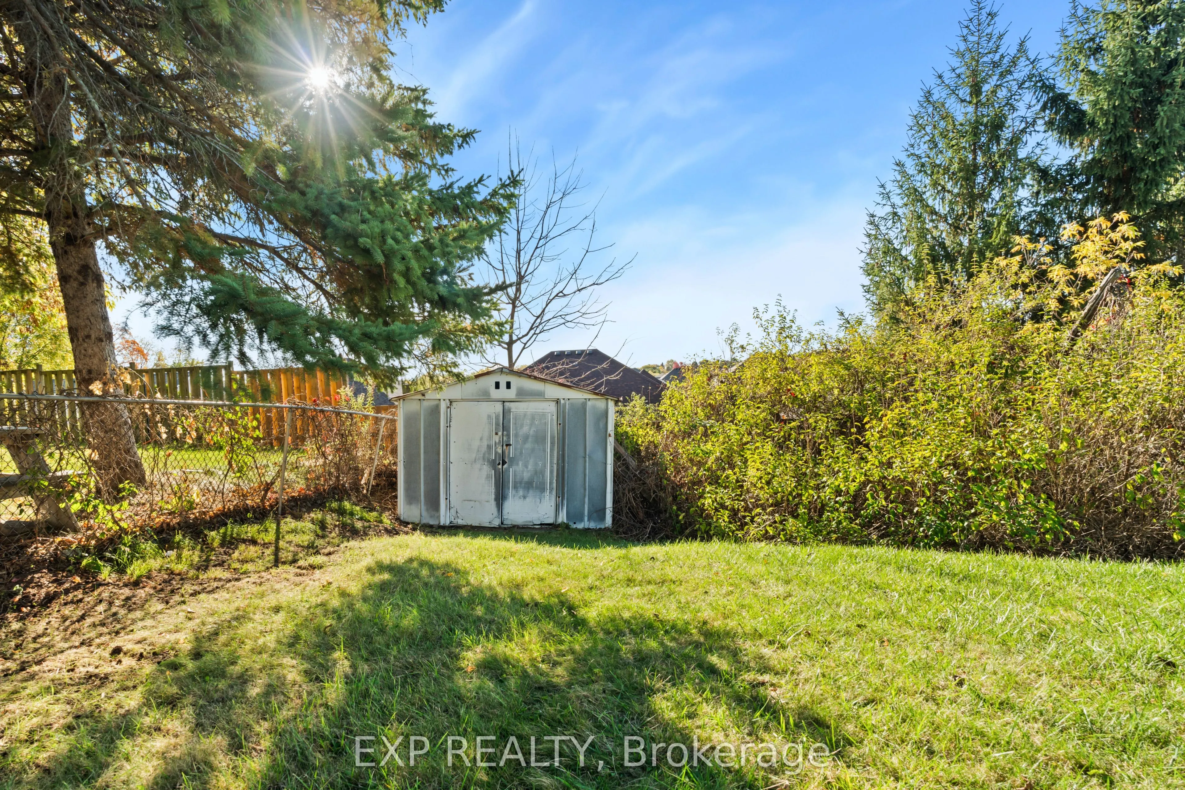 16 Valleyview Crescent