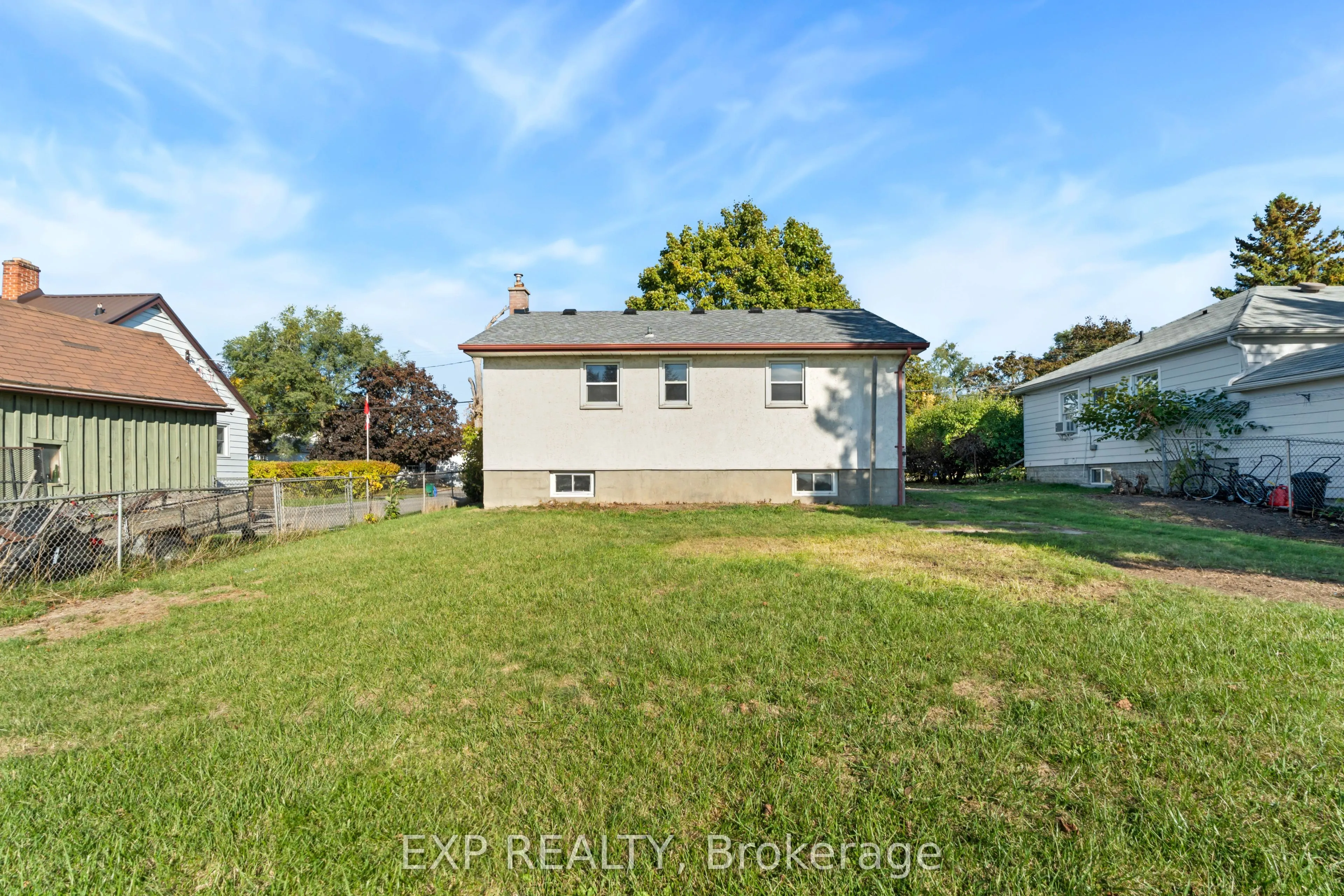16 Valleyview Crescent