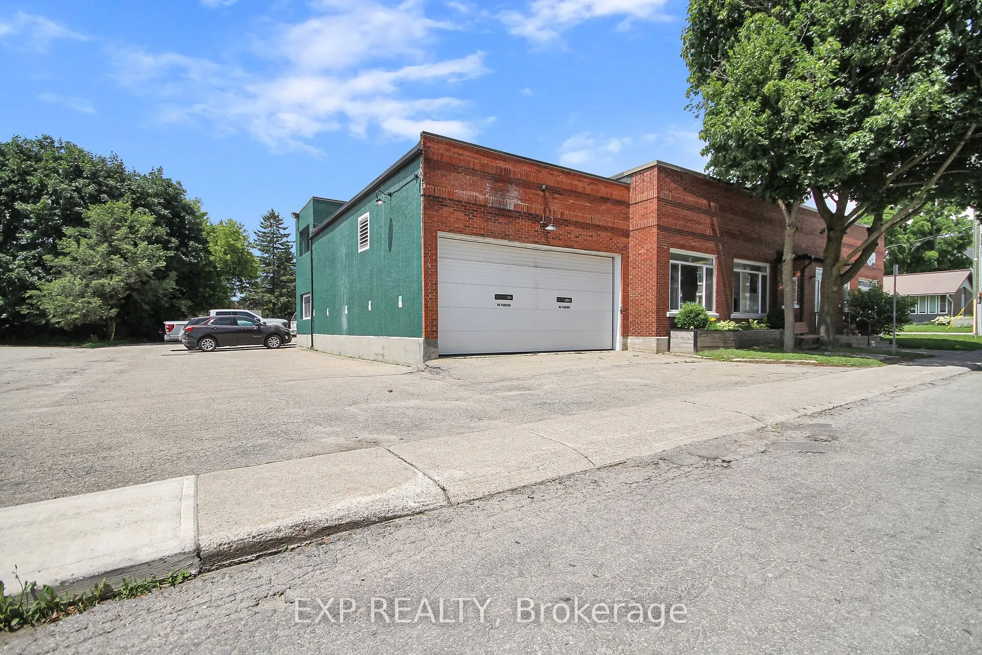 12 Maple Avenue