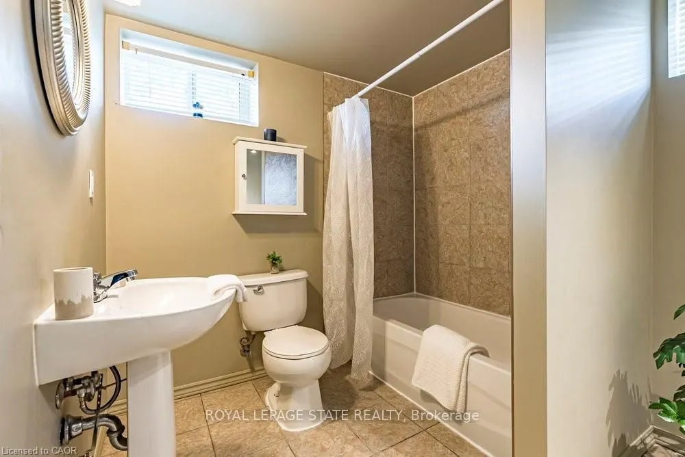 105 Mcelroy Road E