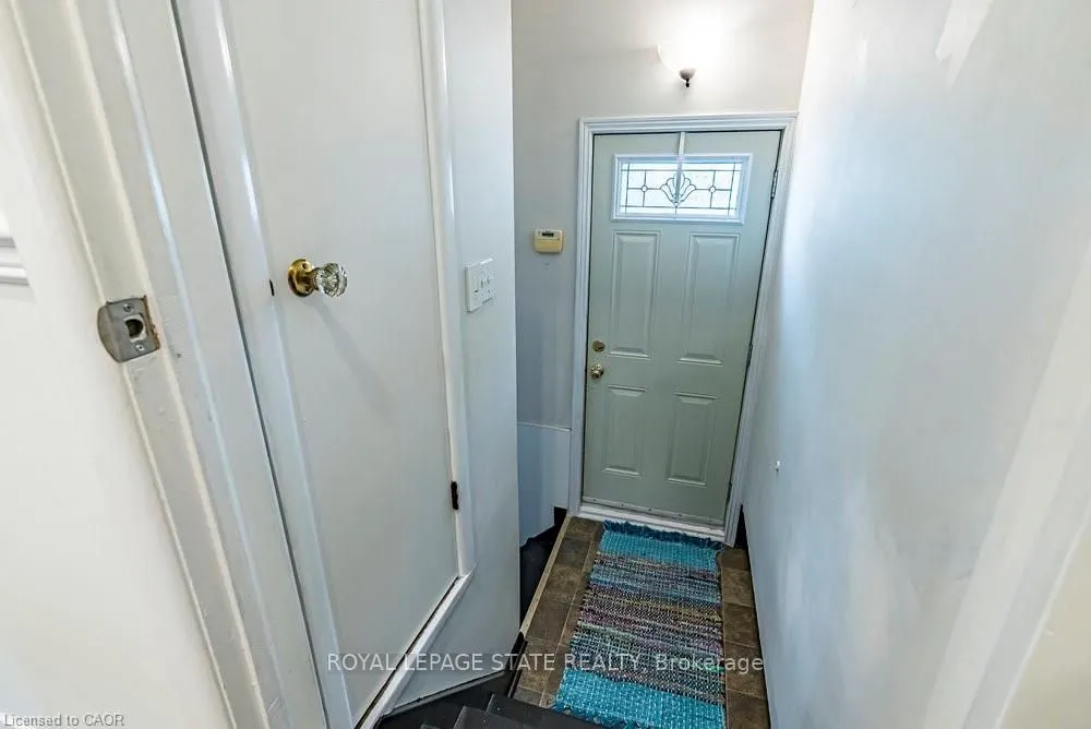 105 Mcelroy Road E