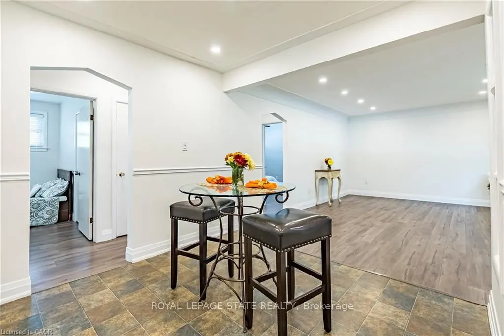 105 Mcelroy Road E