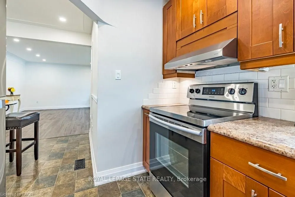 105 Mcelroy Road E