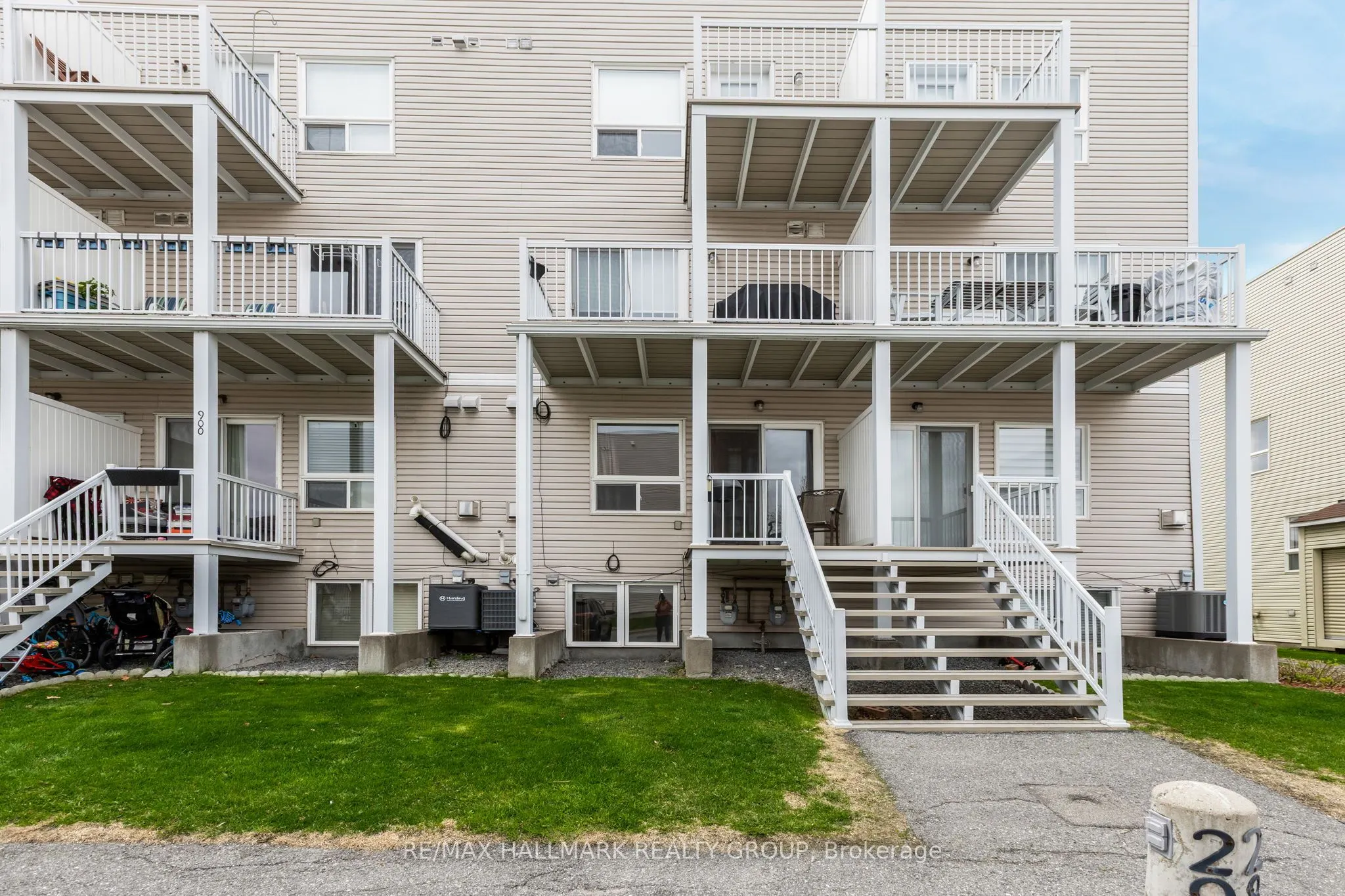 896 Longfields Drive, #5