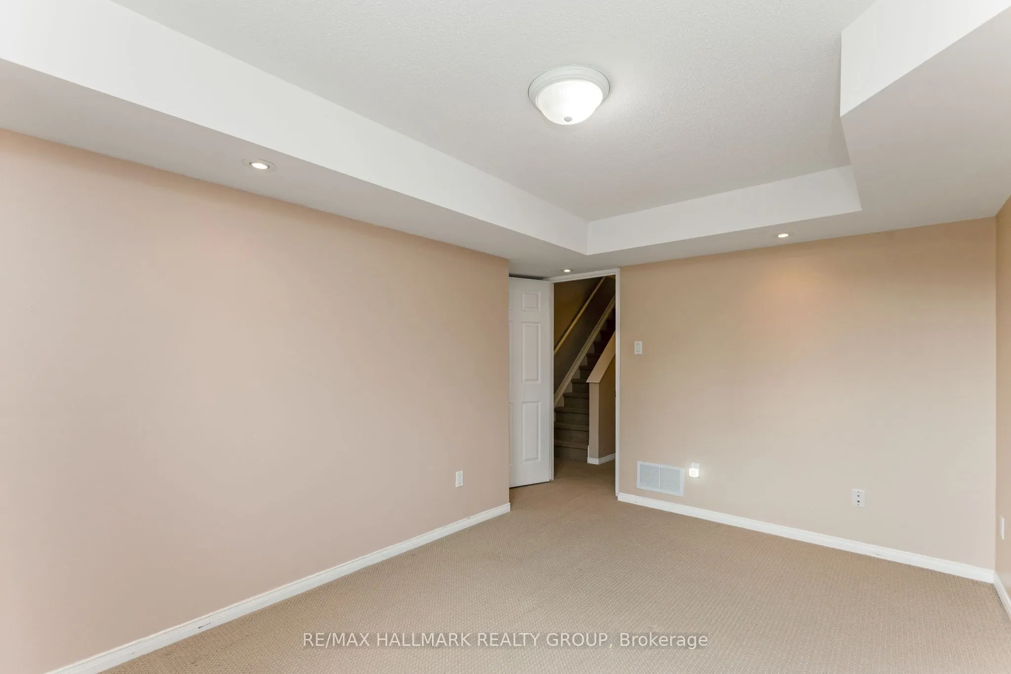 896 Longfields Drive, #5
