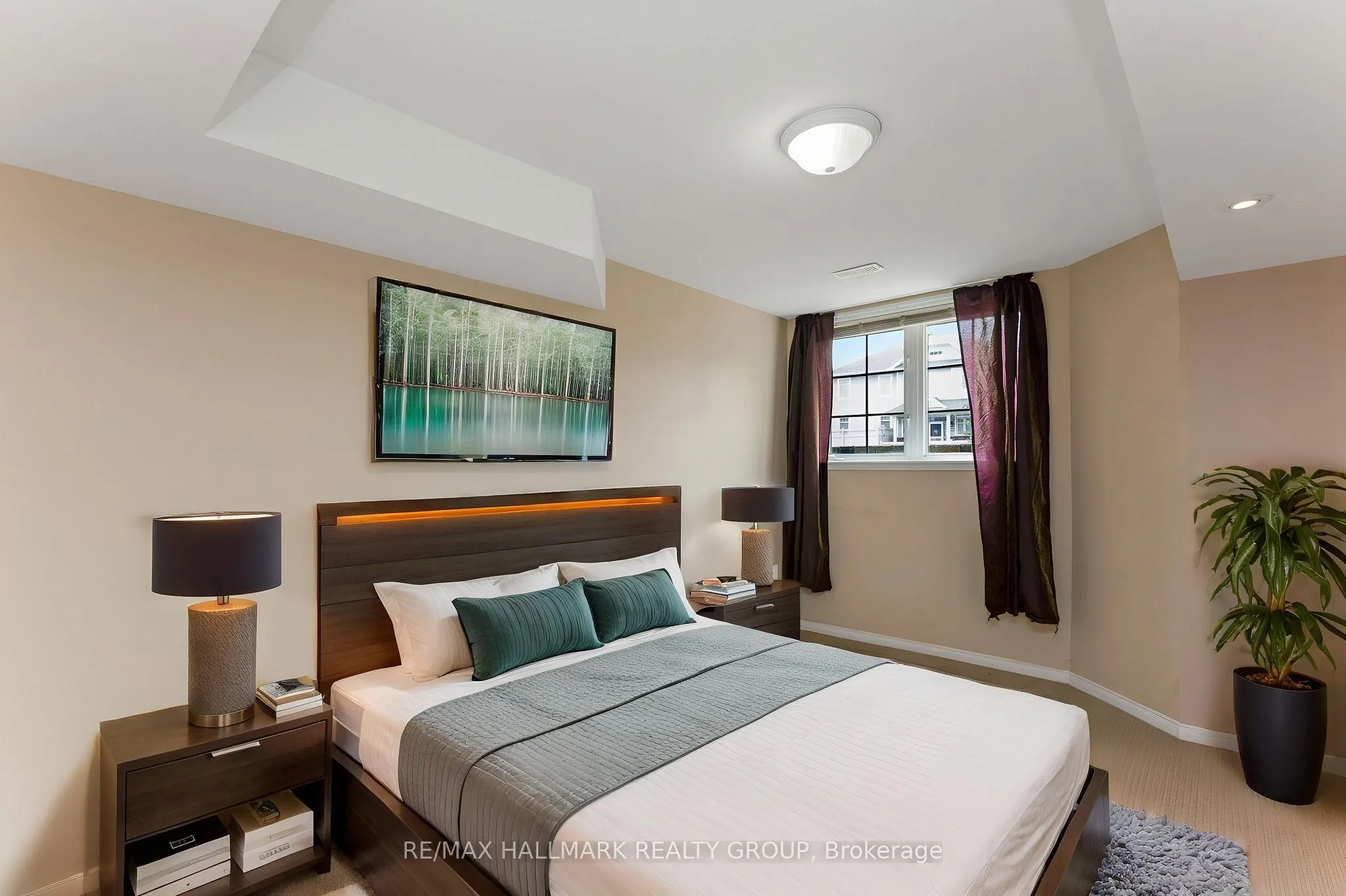896 Longfields Drive, #5
